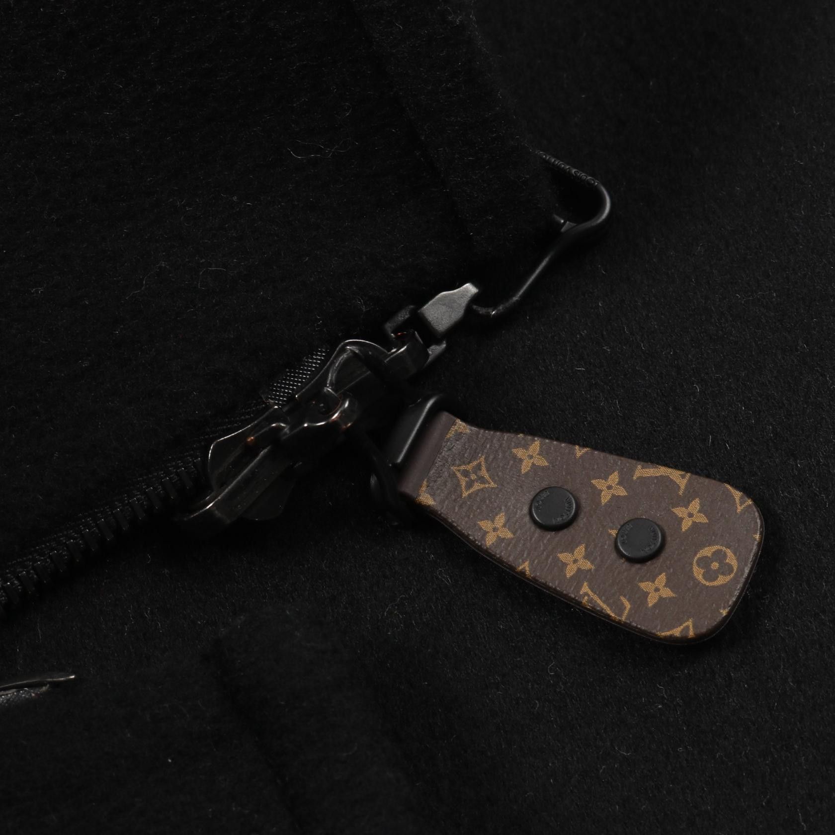 Louis Vuitton Louis Vuitton Louis Vuitton Rib Hood Double Face Wool Silk Poncho Textile Outerwear RW251WWQWEFSC019 DUTY FREE for USA Size ONE SIZE - 7 Thumbnail