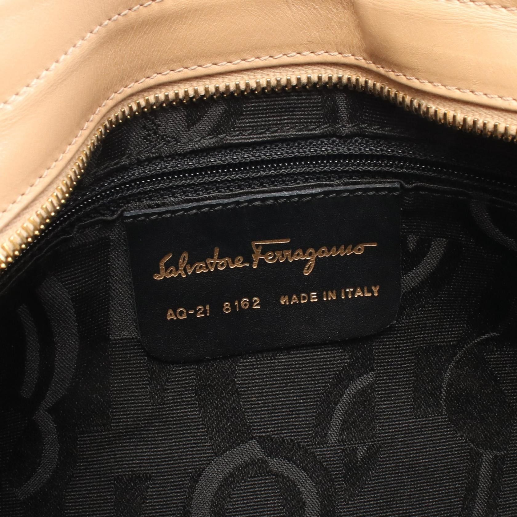 Salvatore Ferragamo Salvatore Ferragamo Salvatore Ferragamo Gancini Leather Shoulder Bag Leather Shoulder Bag 218162 DUTY FREE for USA Size ONE SIZE - 4 Thumbnail