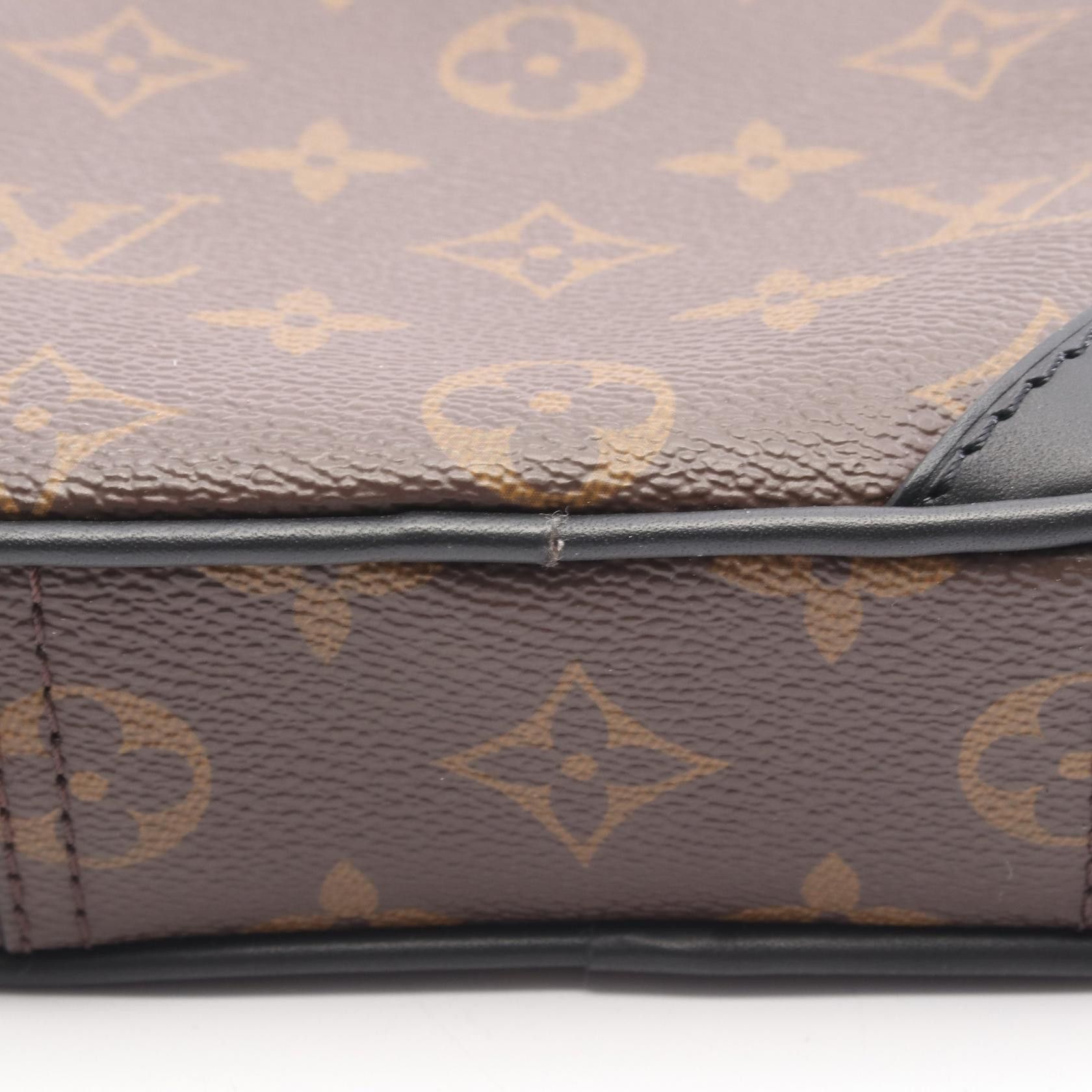 Louis Vuitton Louis Vuitton Louis Vuitton Utility Side Bag Monogram Solar Ray Waist Bag Textile Belt Bag M44477 DUTY FREE for USA Size ONE SIZE - 7 Thumbnail