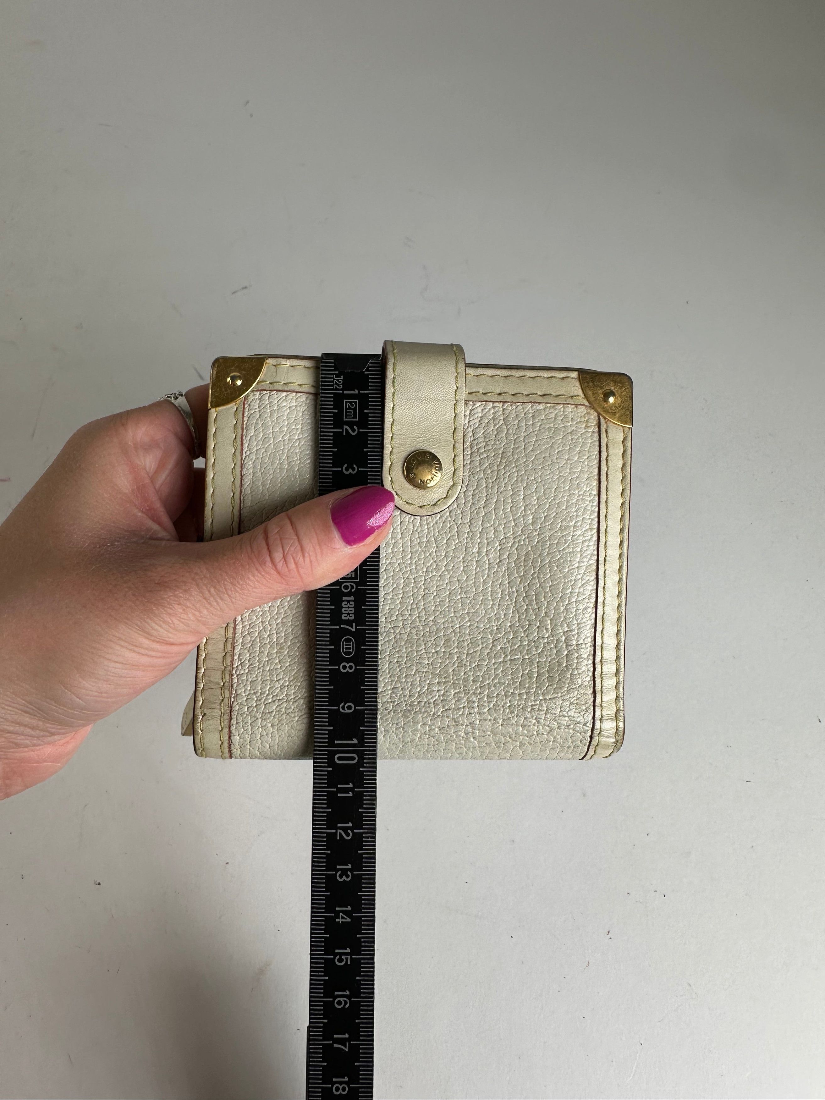 Louis Vuitton Vintage Suhali Compact Wallet Cream Goat Leather Size ONE SIZE - 8 Thumbnail