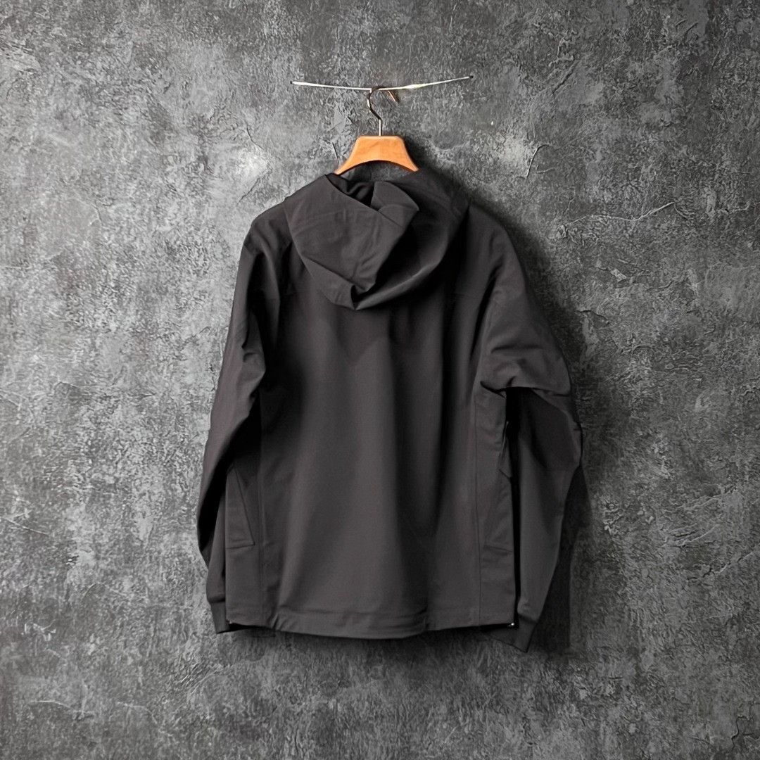 C.P. Company C.P. Company Black Light Jacket m Men Size US M / EU 48-50 / 2 - 2 Thumbnail