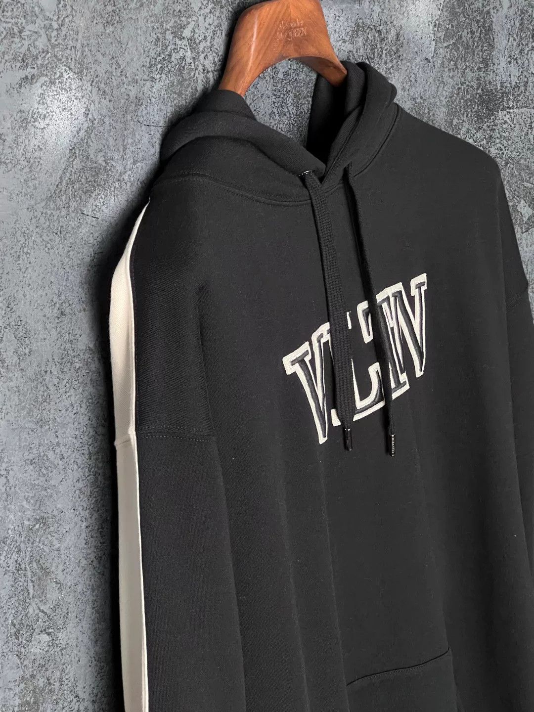 Valentino Valentino Cotton Embroidered Hoodie l Men Size US L / EU 52-54 / 3 - 5 Thumbnail