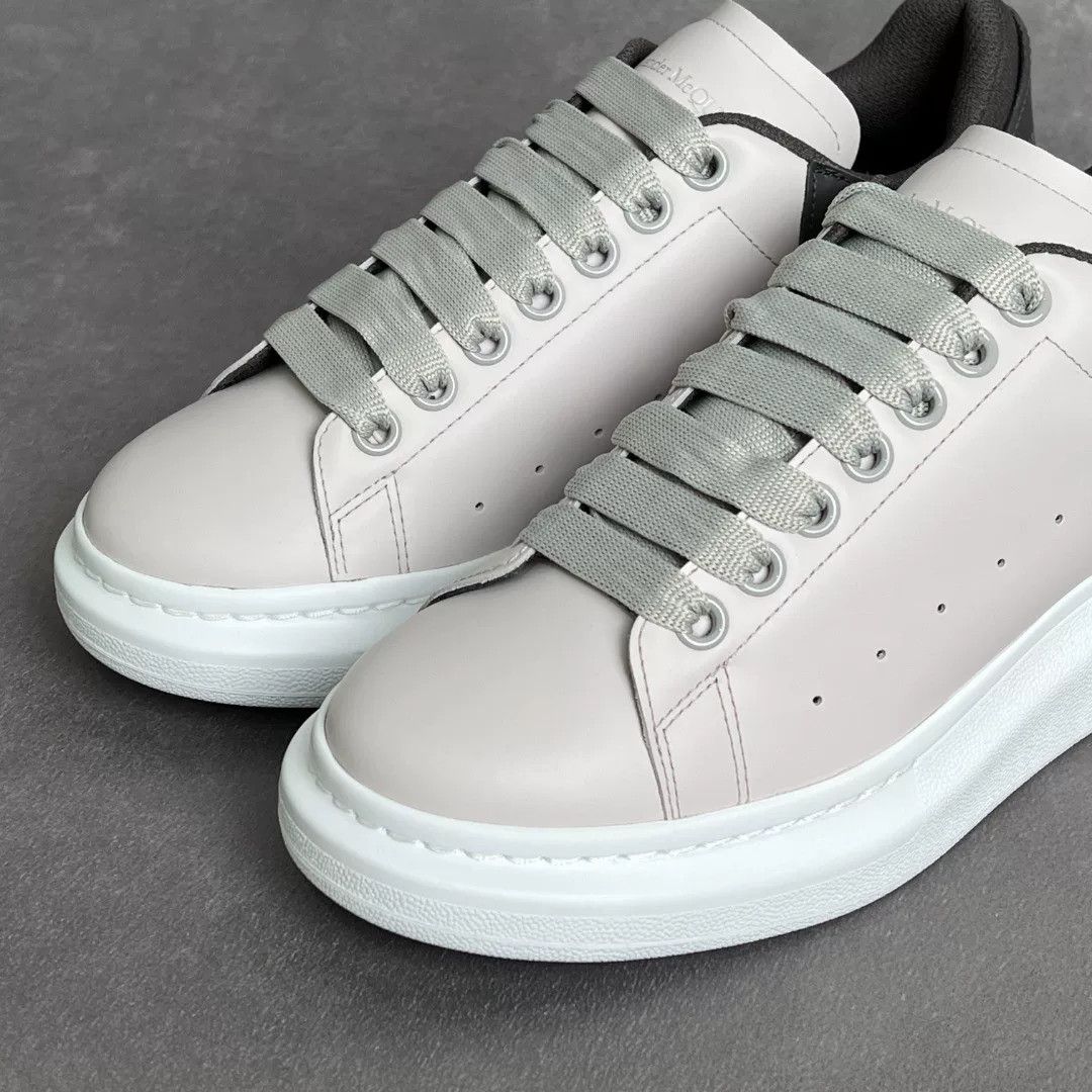 Alexander McQueen Alexander McQueen Leather Gray Lowtop Sneakers 11 Men Size US 11 / EU 44 - 2 Thumbnail