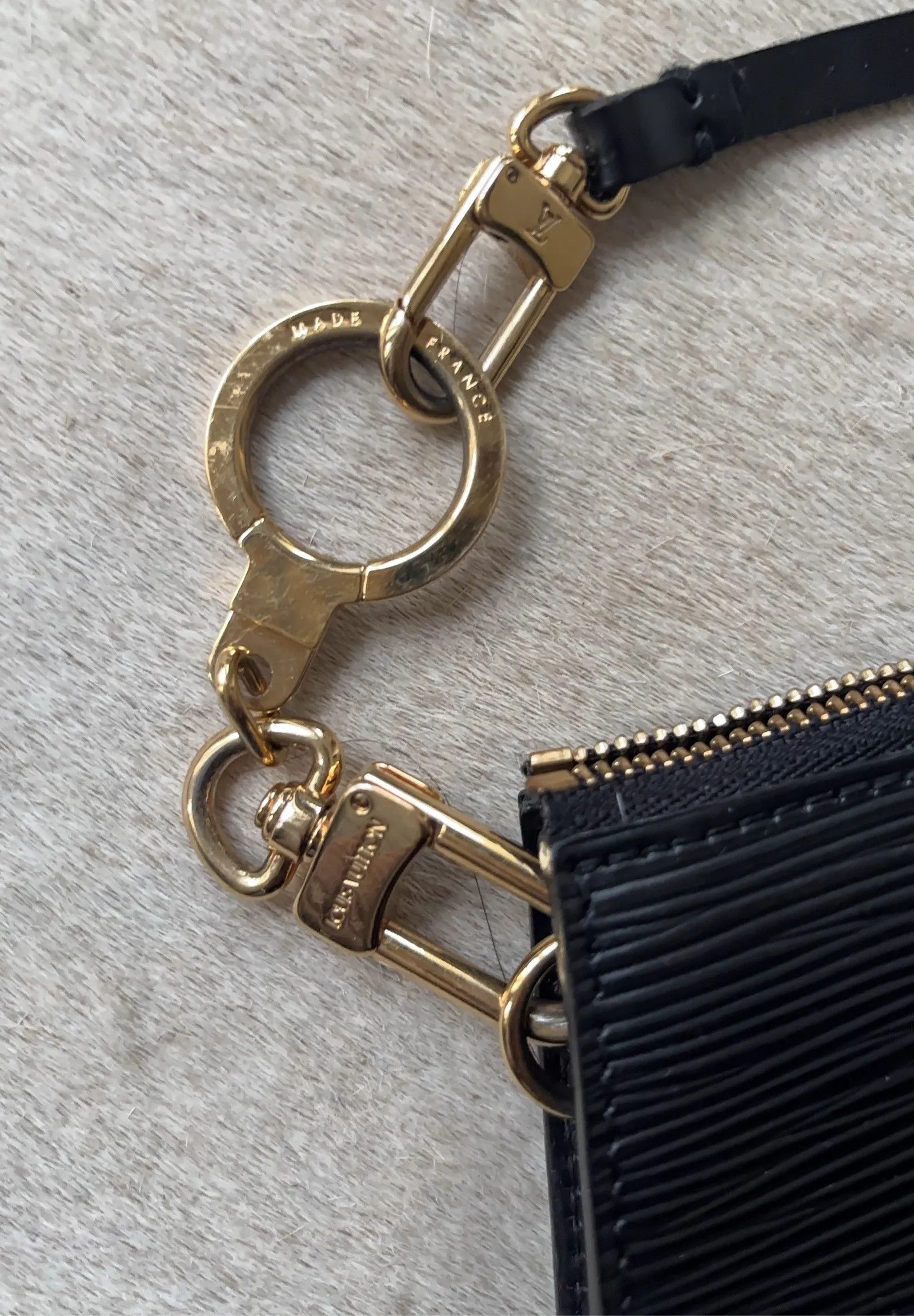 Louis Vuitton Louis Vuitton LV Epi poshette Crossbody Bag Size ONE SIZE - 6 Thumbnail