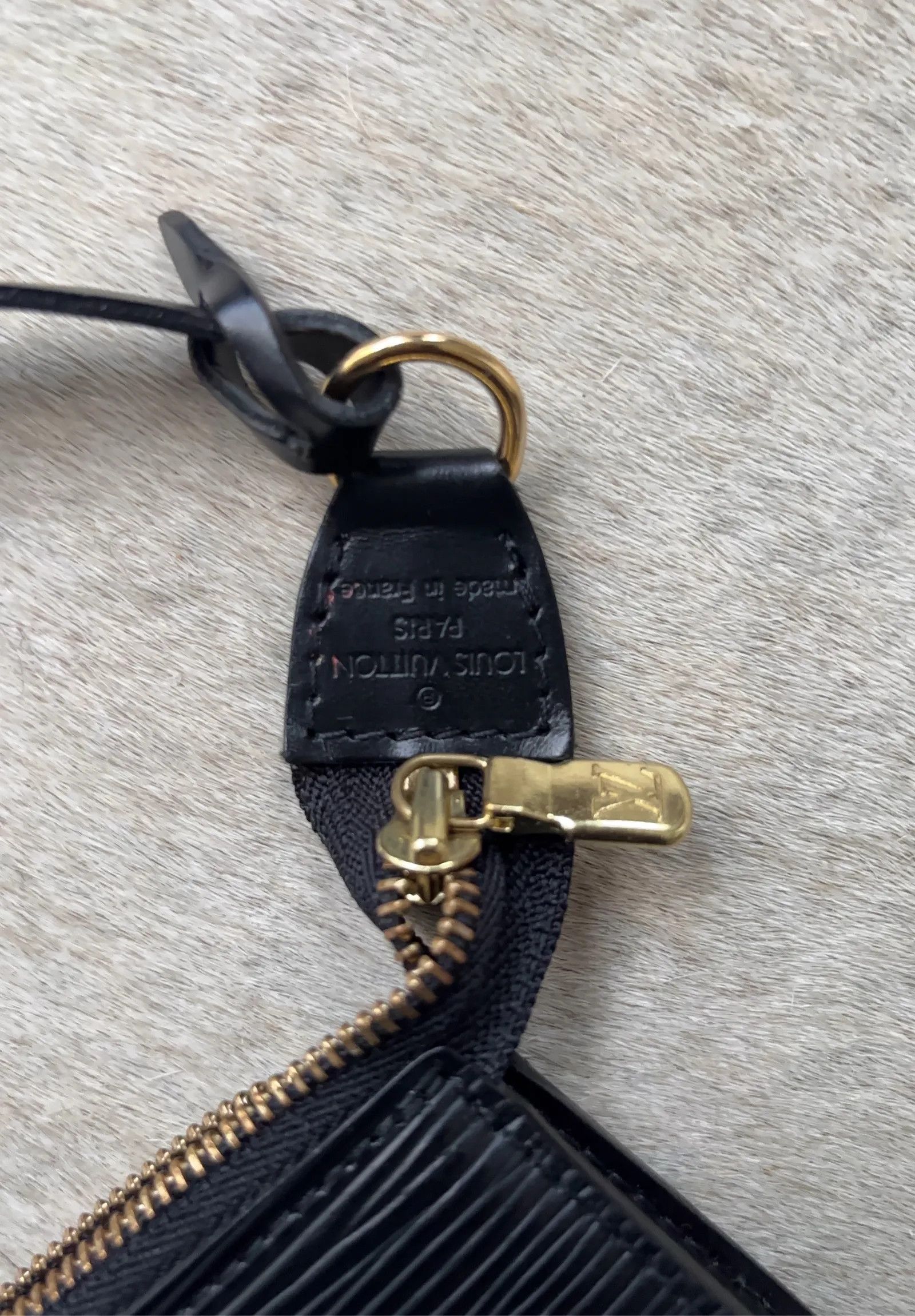 Louis Vuitton Louis Vuitton LV Epi poshette Crossbody Bag Size ONE SIZE - 7 Thumbnail