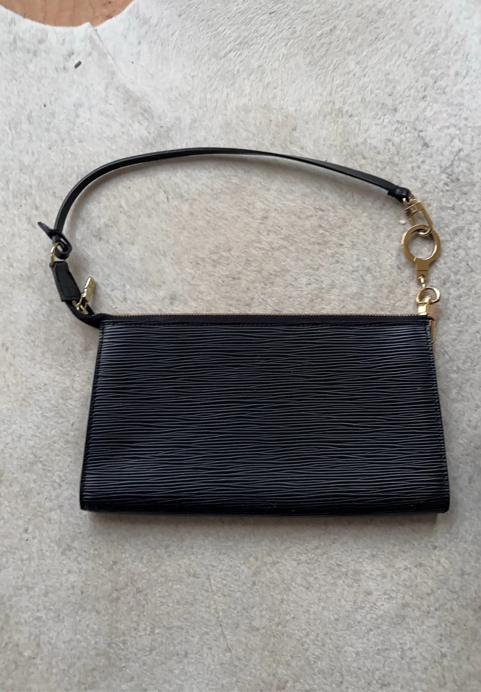 Louis Vuitton Louis Vuitton LV Epi poshette Crossbody Bag Size ONE SIZE - 3 Thumbnail
