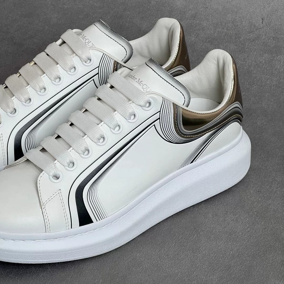 Alexander McQueen Alexander McQueen Casual Gold Lowtop Sneakers 10 Men Size US 10 / EU 43 - 2 Thumbnail