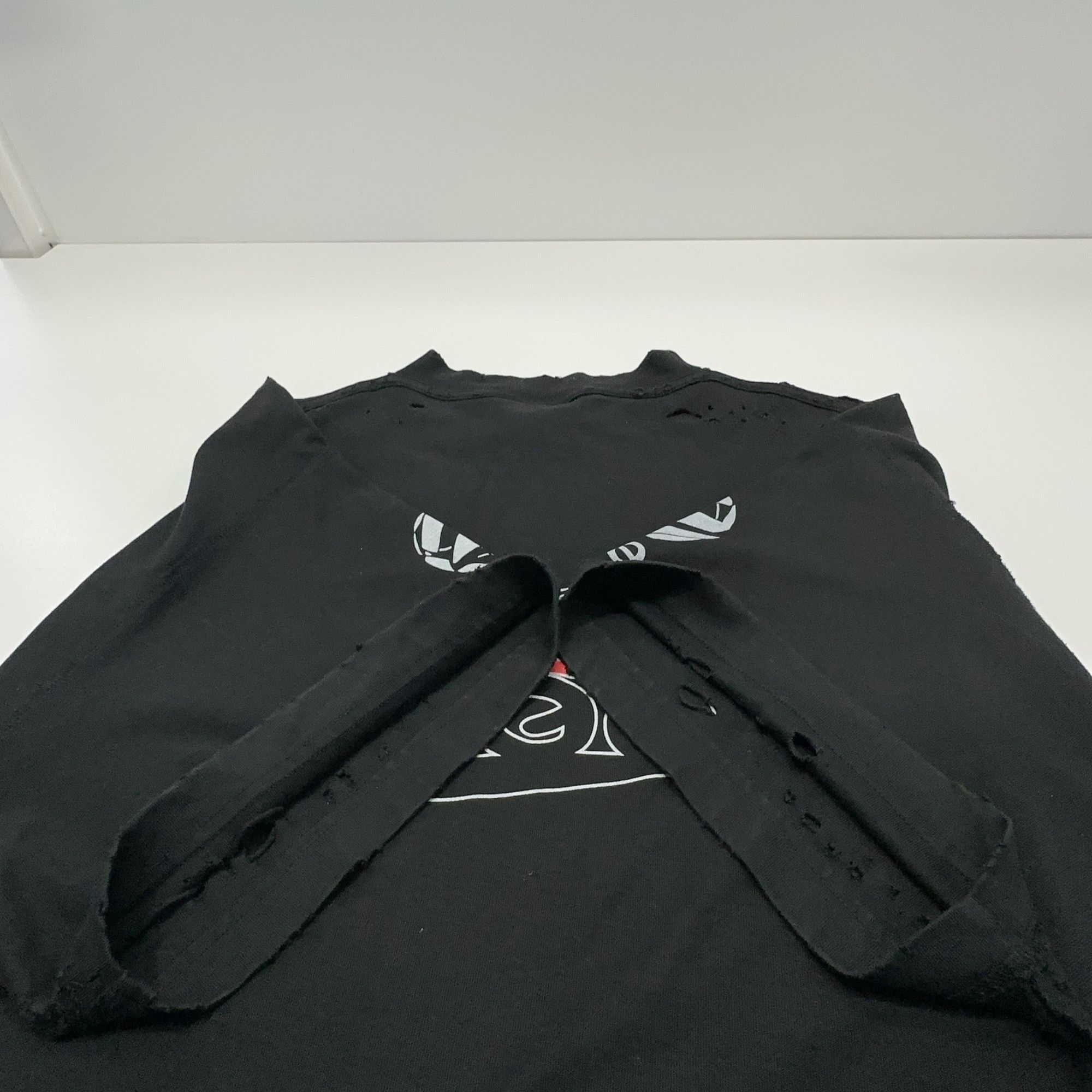 Balenciaga Balenciaga Distressed Logo Printed T-Shirt Size 1 Size US S / EU 44-46 / 1 - 14 Thumbnail