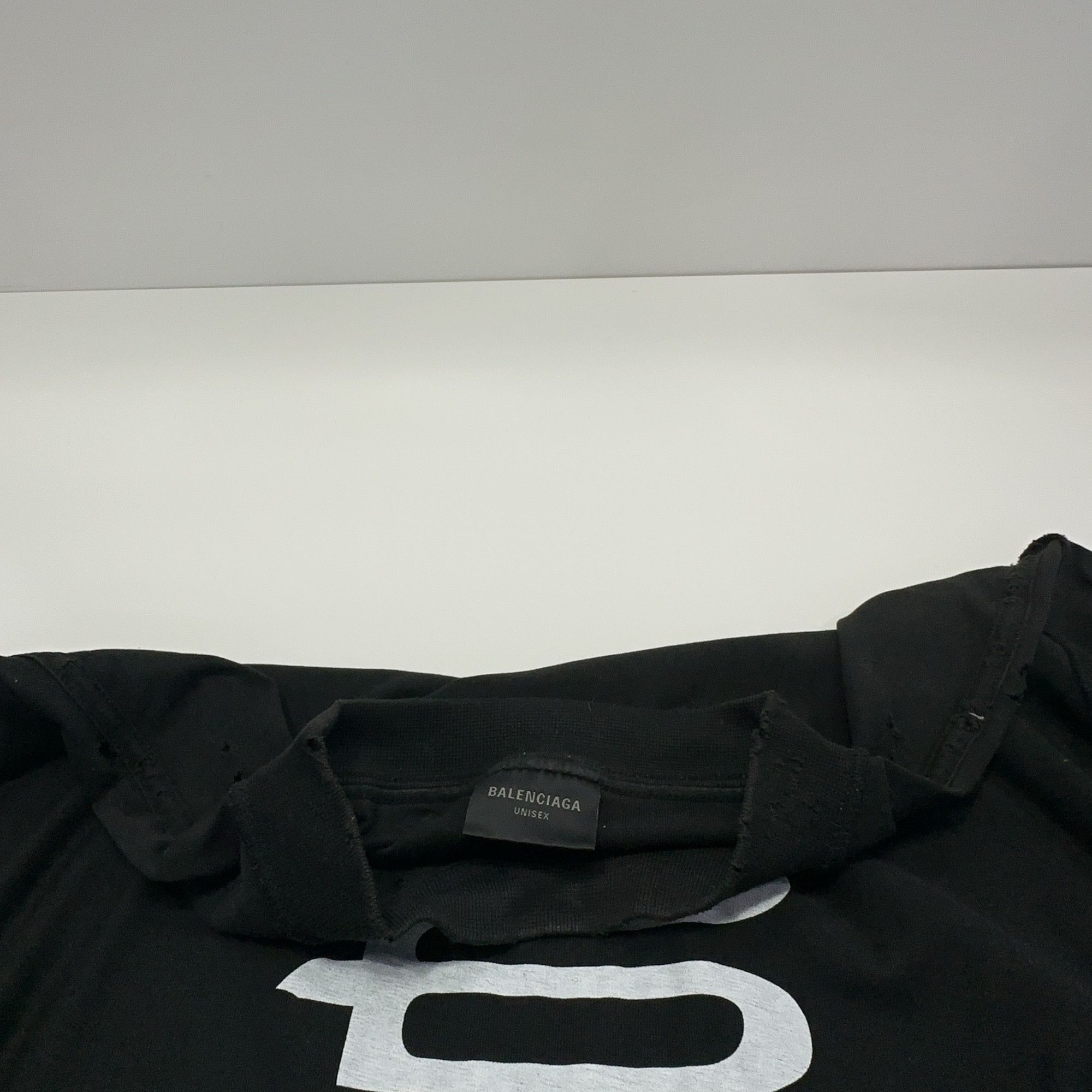 Balenciaga Balenciaga Distressed Logo Printed T-Shirt Size 1 Size US S / EU 44-46 / 1 - 8 Thumbnail