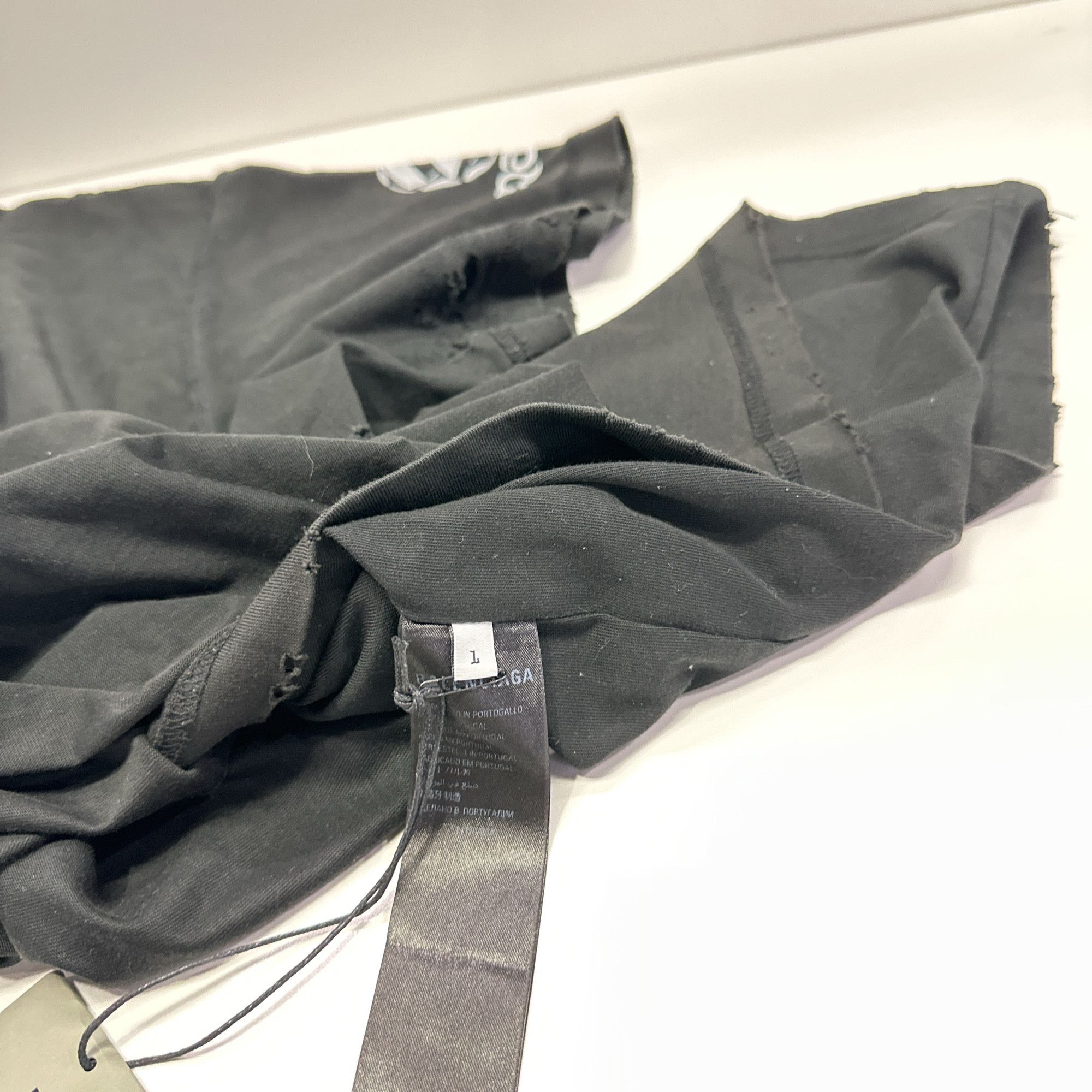 Balenciaga Balenciaga Distressed Logo Printed T-Shirt Size 1 Size US S / EU 44-46 / 1 - 5 Thumbnail