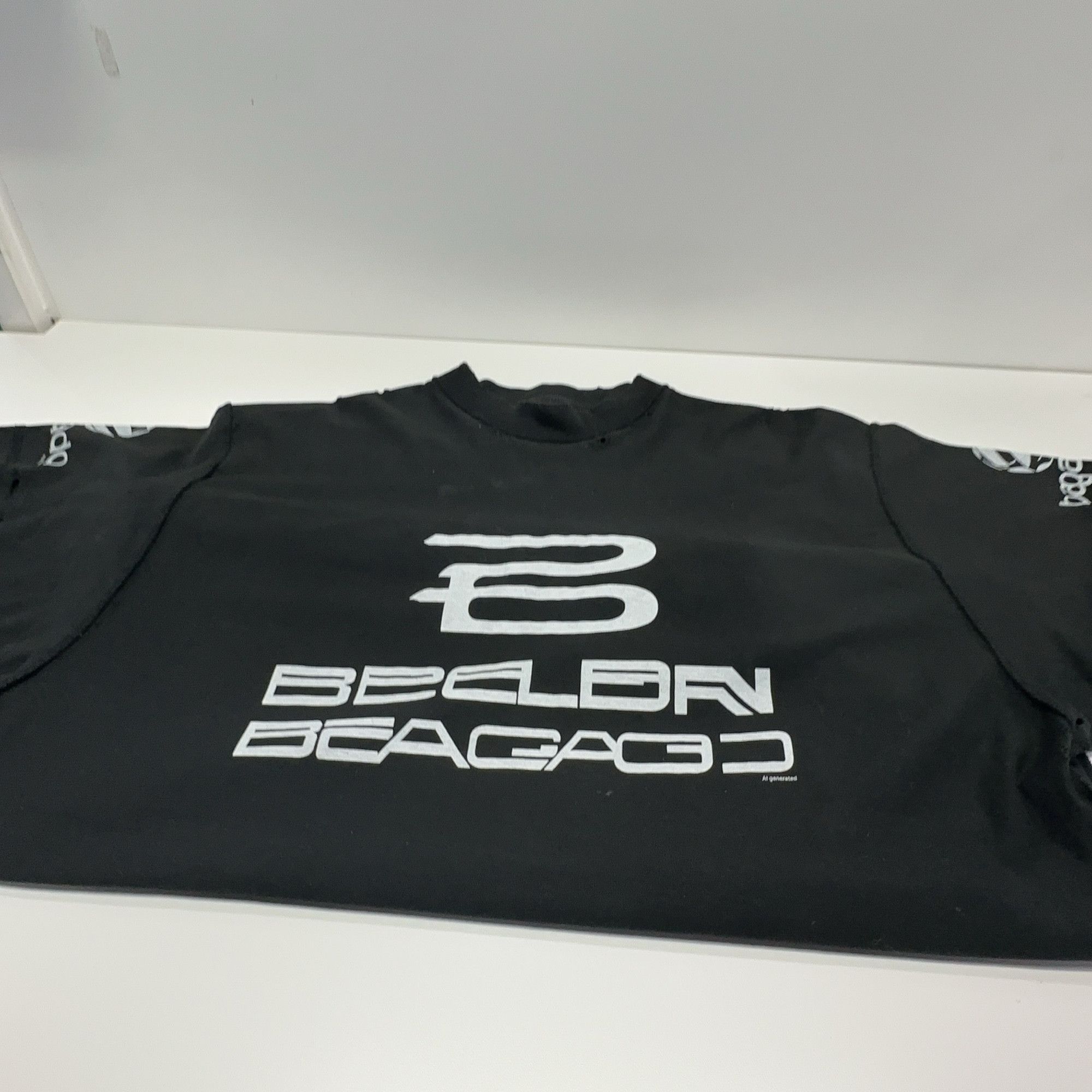Balenciaga Balenciaga Distressed Logo Printed T-Shirt Size 1 Size US S / EU 44-46 / 1 - 9 Thumbnail