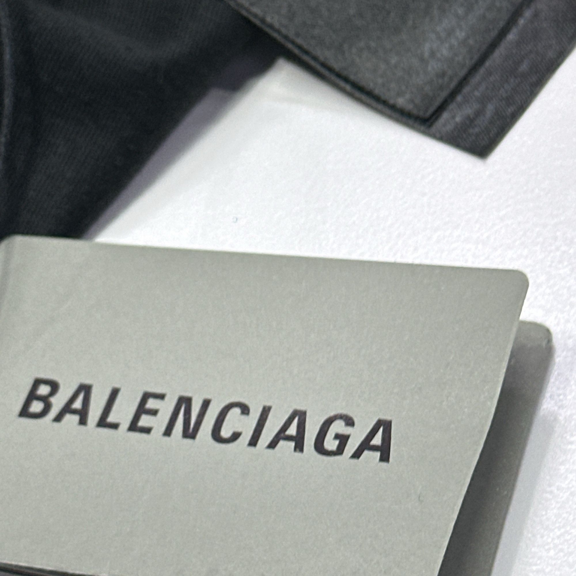 Balenciaga Balenciaga Distressed Logo Printed T-Shirt Size 1 Size US S / EU 44-46 / 1 - 7 Thumbnail