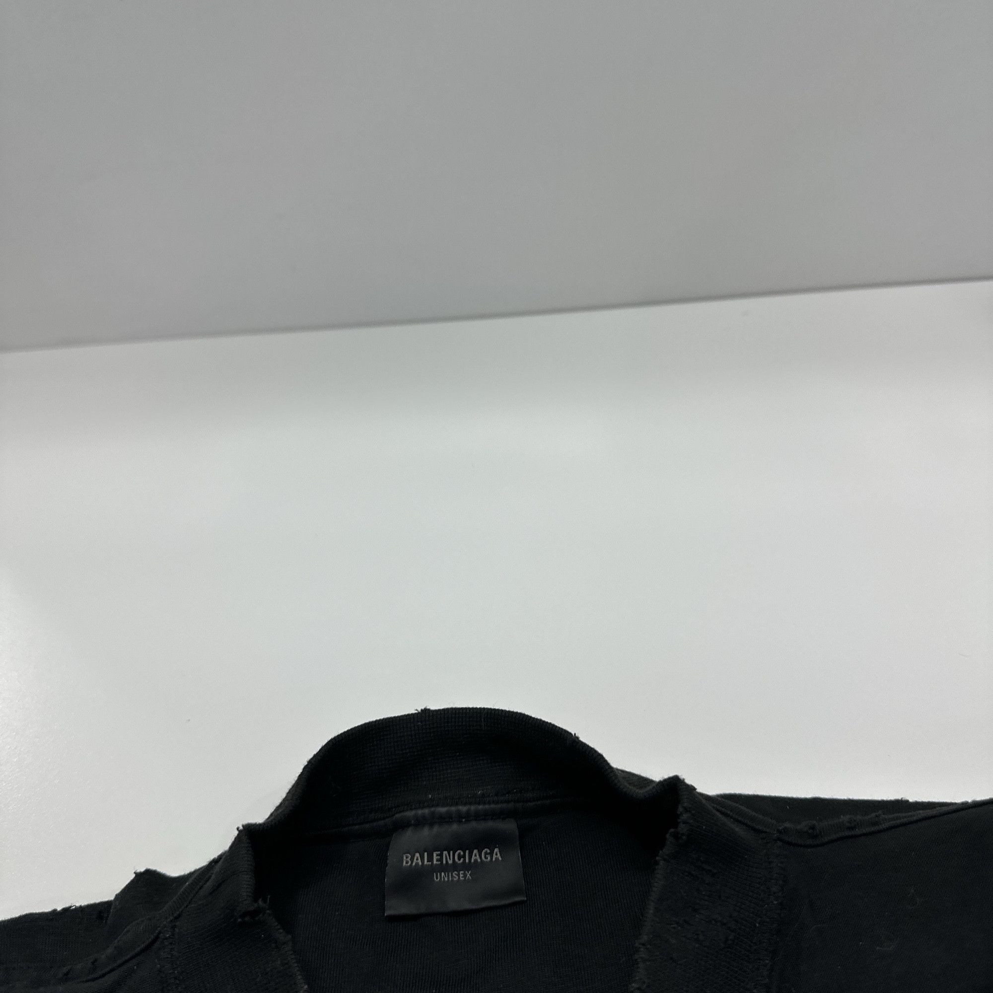 Balenciaga Balenciaga Distressed Logo Printed T-Shirt Size 1 Size US S / EU 44-46 / 1 - 4 Thumbnail
