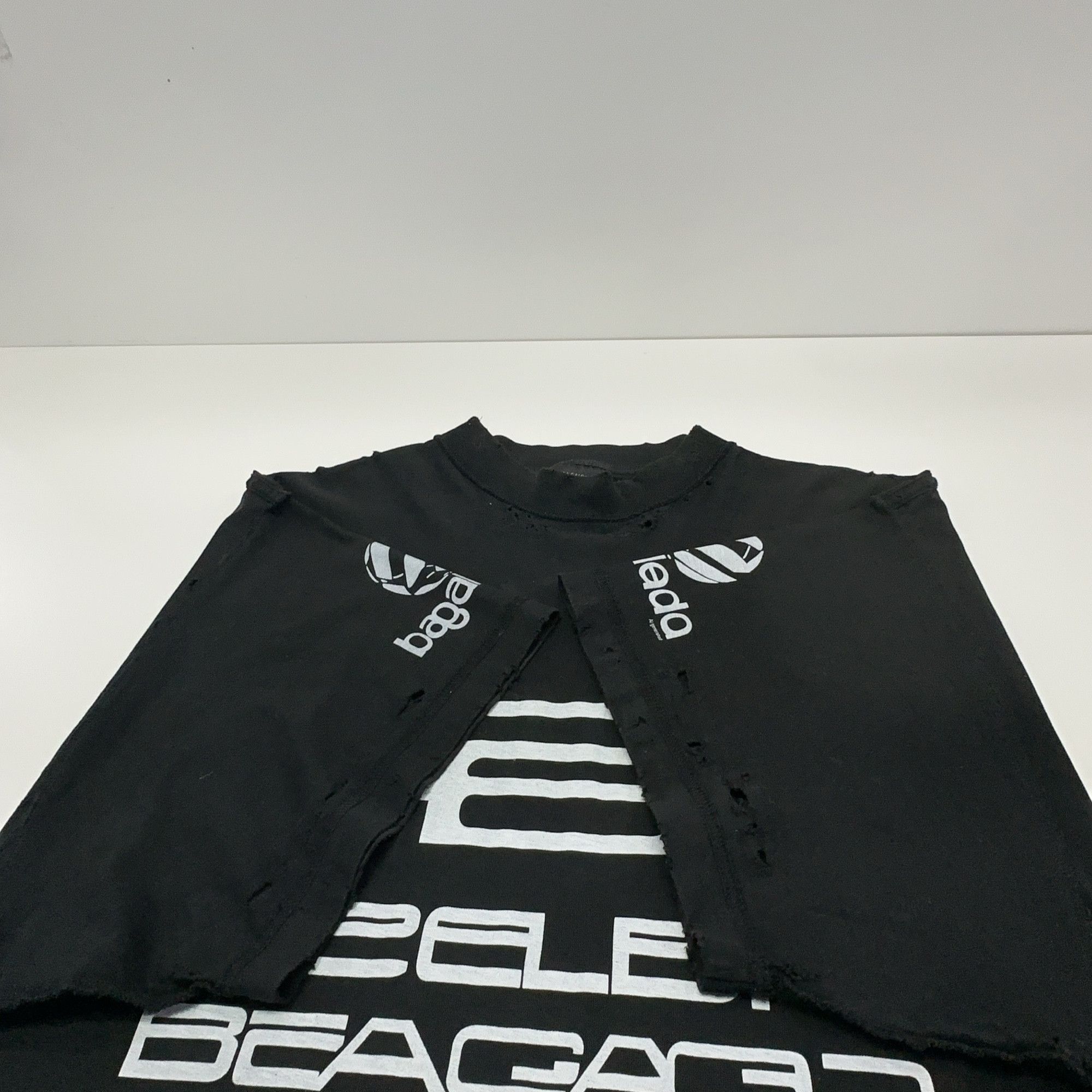 Balenciaga Balenciaga Distressed Logo Printed T-Shirt Size 1 Size US S / EU 44-46 / 1 - 12 Thumbnail