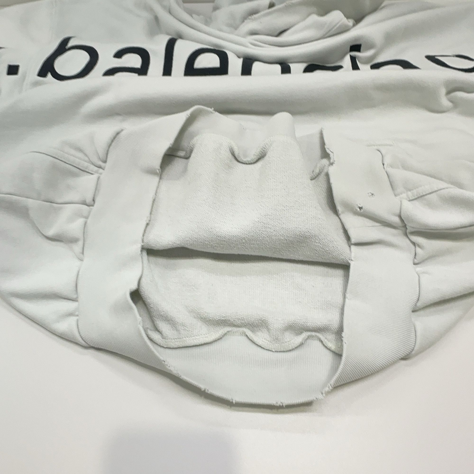 Balenciaga Balenciaga Distressed Logo Hoodie Size 1 Size US S / EU 44-46 / 1 - 13 Thumbnail