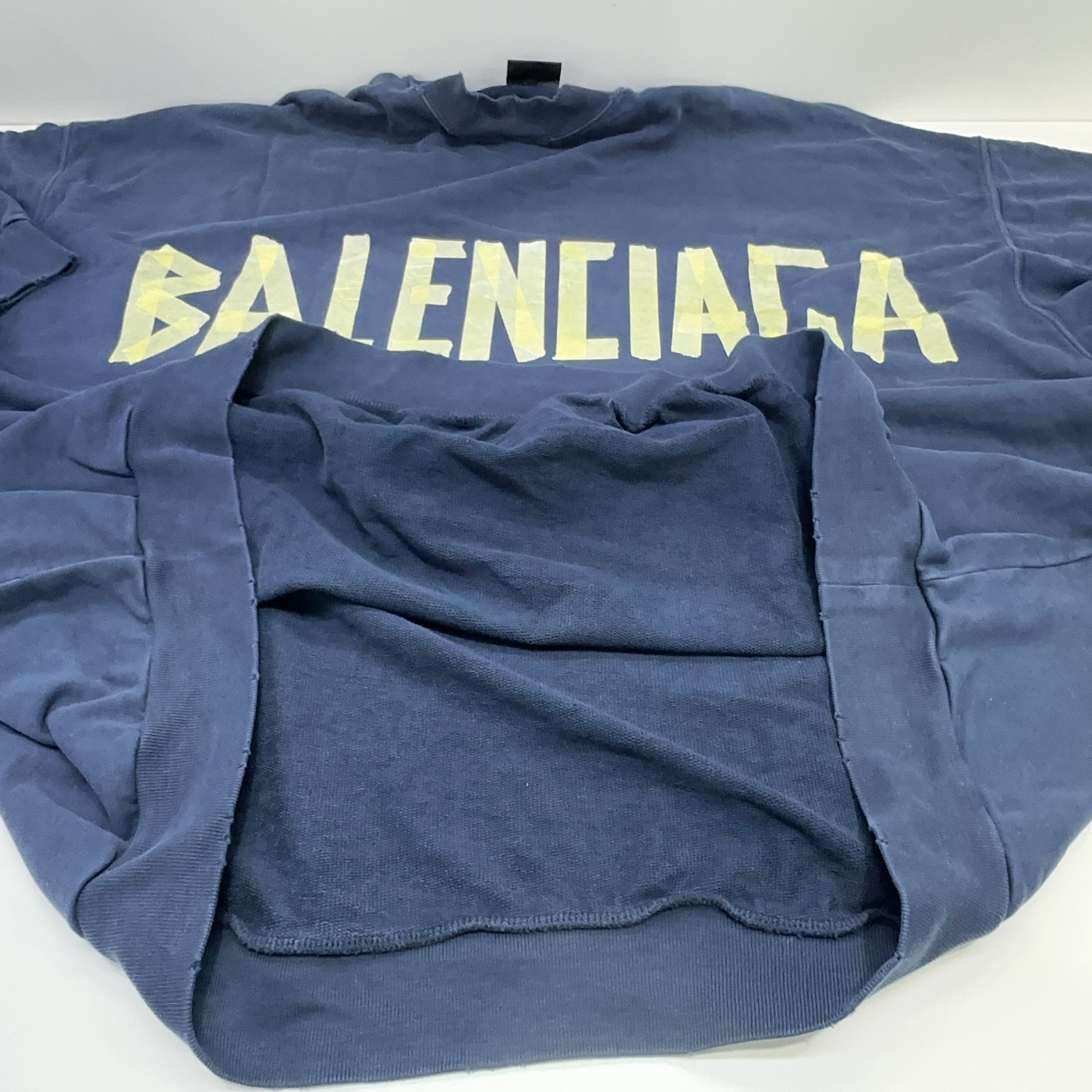 Balenciaga Balenciaga Tape Logo Sweatshirt Size 3 Size US L / EU 52-54 / 3 - 11 Thumbnail