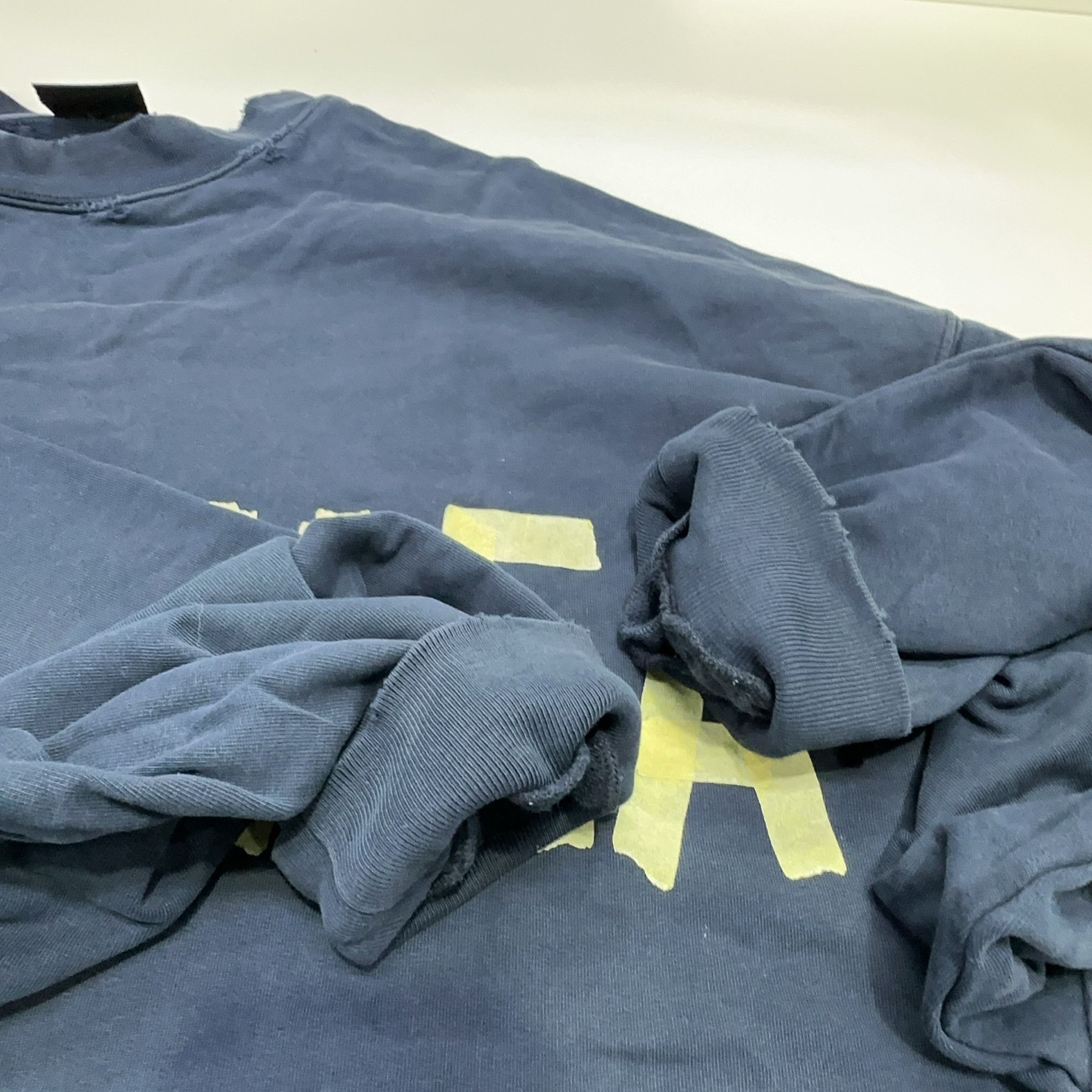 Balenciaga Balenciaga Tape Logo Sweatshirt Size 3 Size US L / EU 52-54 / 3 - 9 Thumbnail