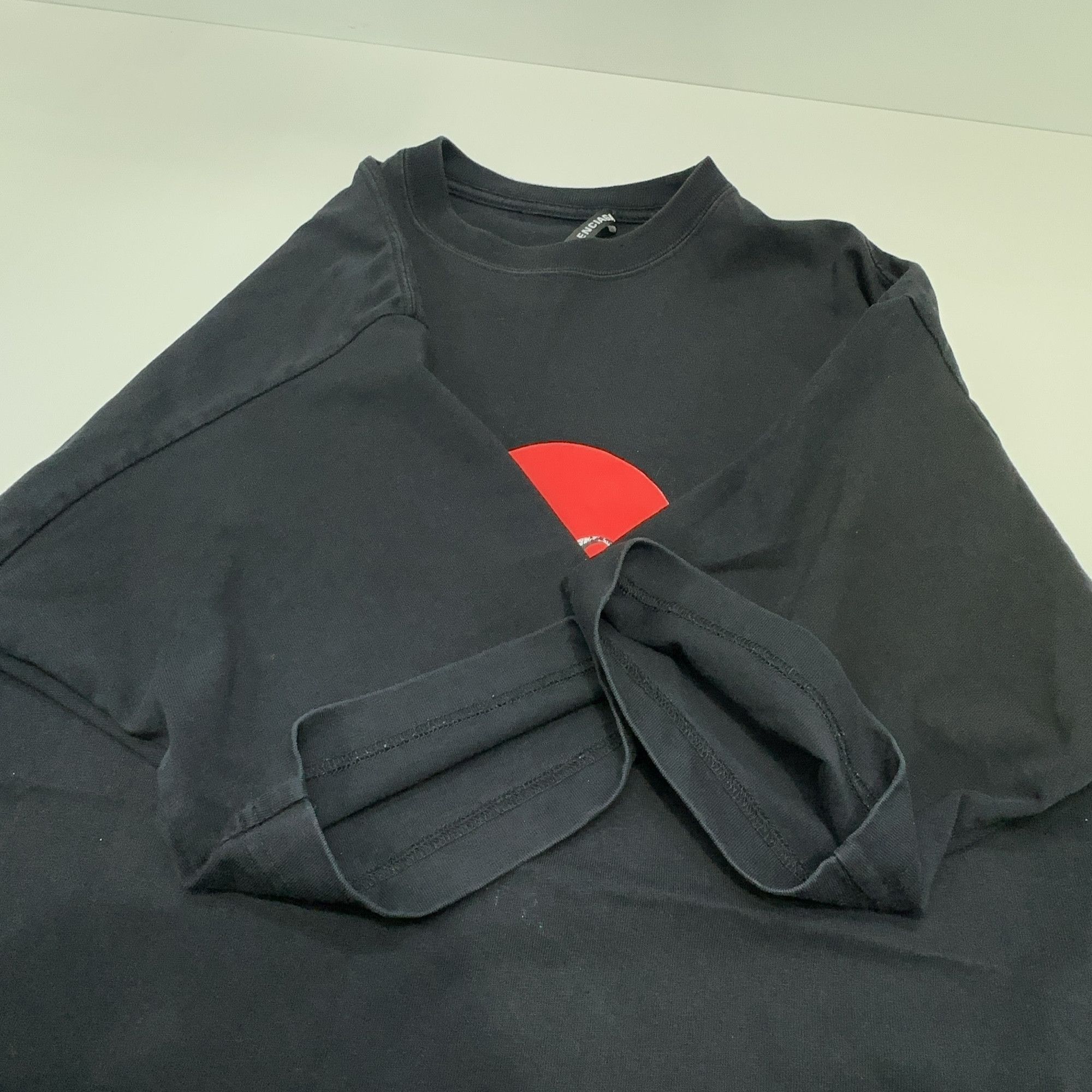 Balenciaga Balenciaga Circular Logo T-Shirt XXS Size US XXS / EU 40 - 10 Thumbnail