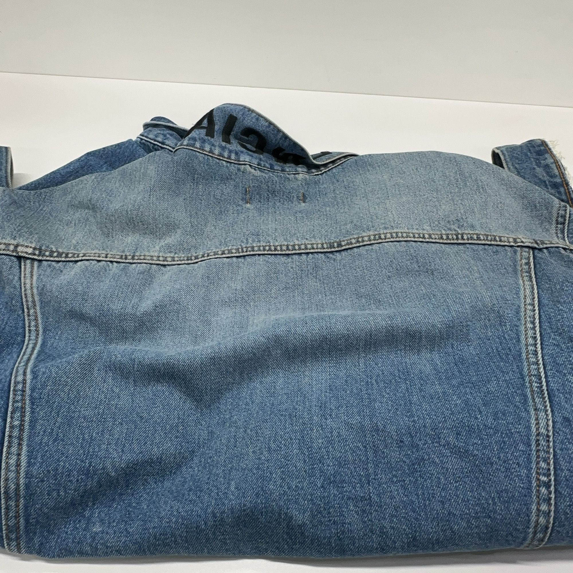 Balenciaga Balenciaga Logo Collar Raw Hem Denim Jacket 36 Size XS / US 0-2 / IT 36-38 - 12 Thumbnail