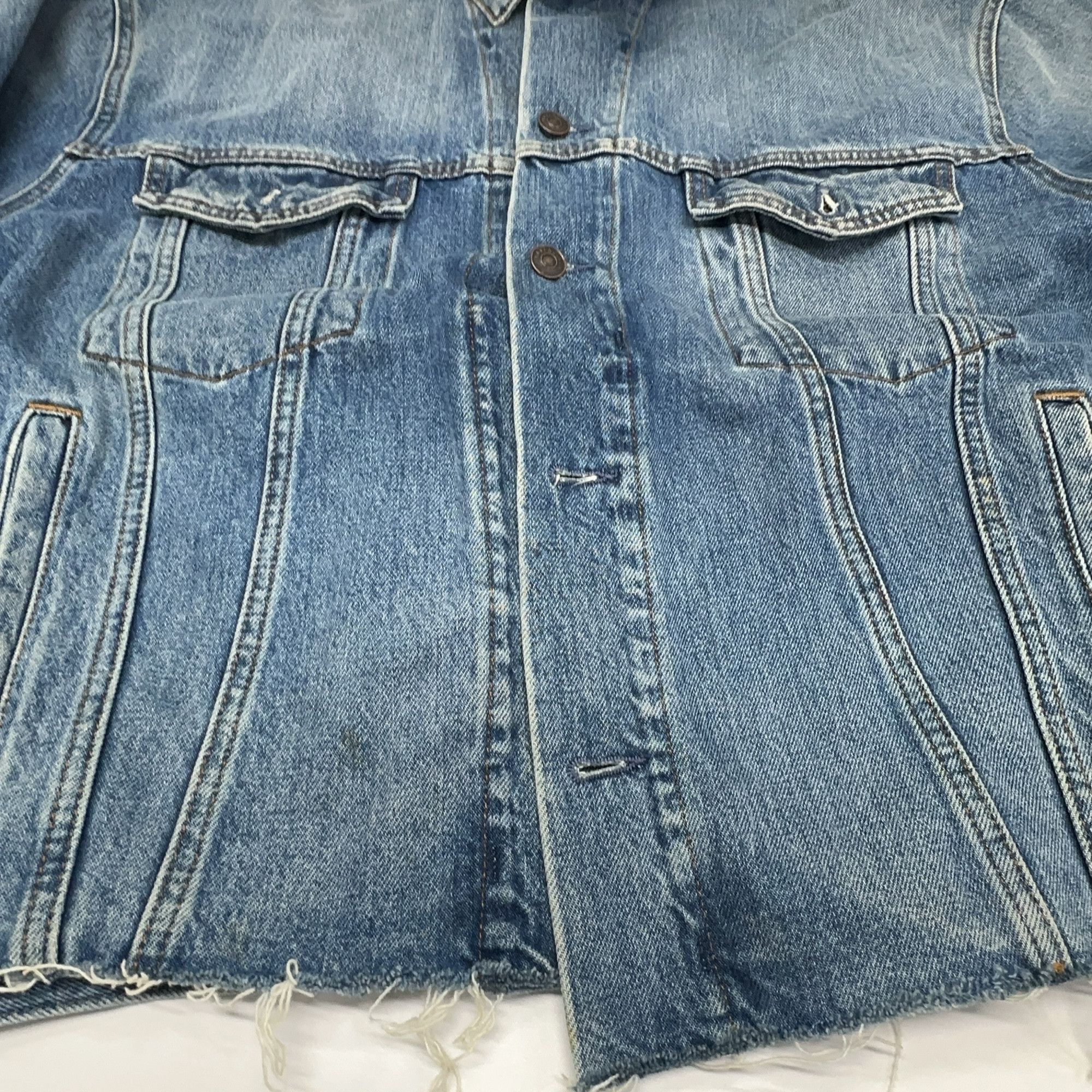 Balenciaga Balenciaga Logo Collar Raw Hem Denim Jacket 36 Size XS / US 0-2 / IT 36-38 - 8 Thumbnail