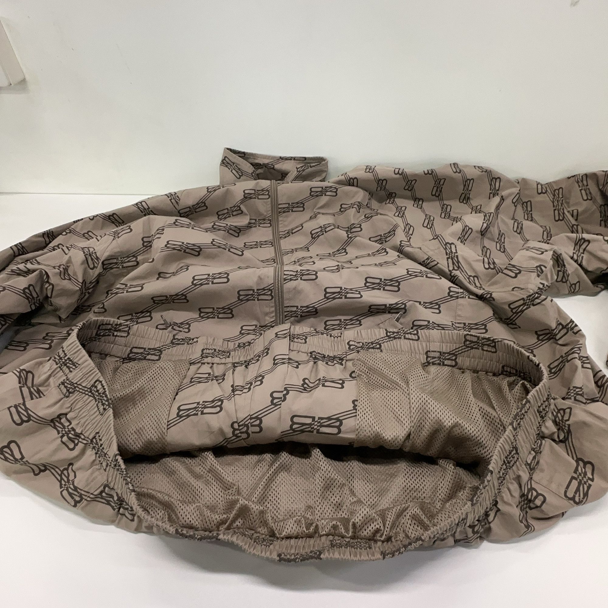 Balenciaga Balenciaga SS22 All-over Logo Zip Jacket XS Size US XS / EU 42 / 0 - 8 Thumbnail