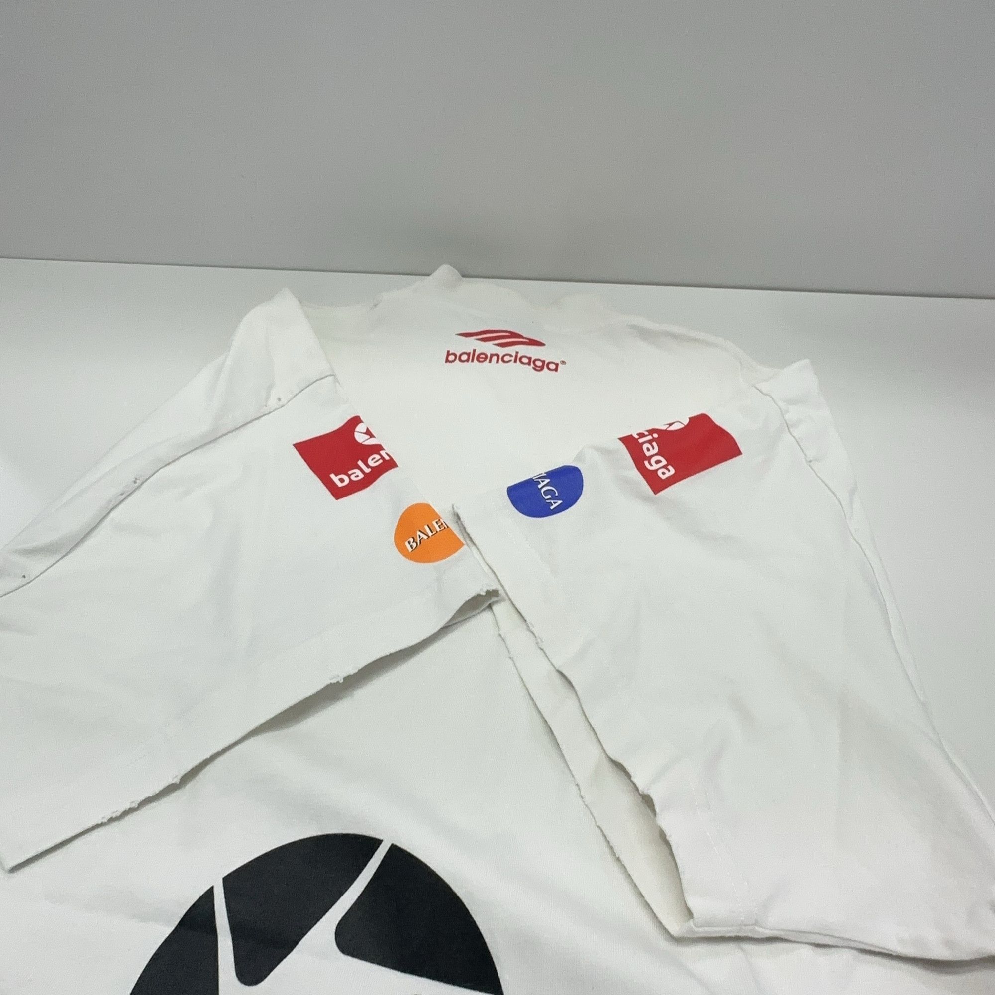 Balenciaga Balenciaga Top League Logo Print T-Shirt Size 2 Size US M / EU 48-50 / 2 - 12 Thumbnail