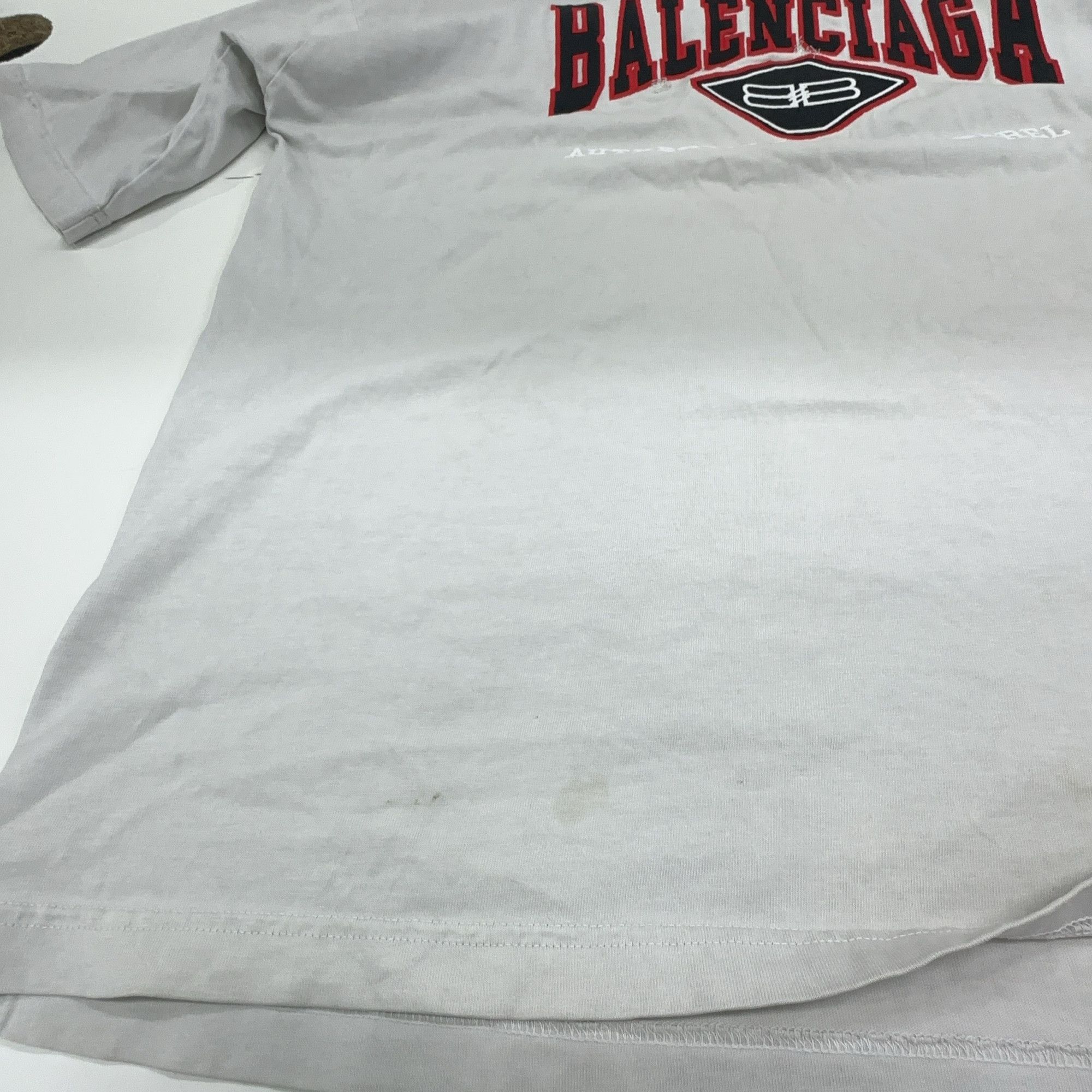 Balenciaga Balenciaga Distressed Logo Graphic T-Shirt XS Size XS / US 0-2 / IT 36-38 - 9 Thumbnail