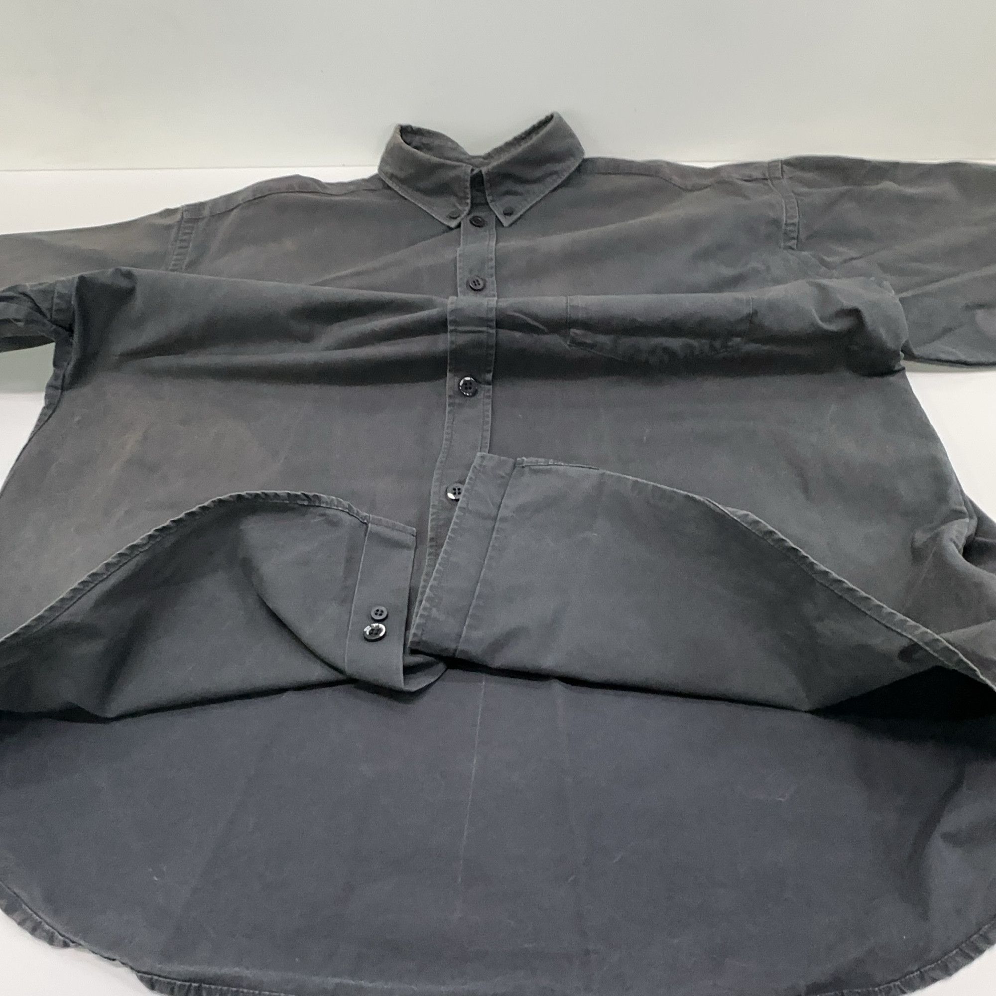 Balenciaga Balenciaga Fashion Institute Short Sleeve Shirt 37 Size US S / EU 44-46 / 1 - 8 Thumbnail