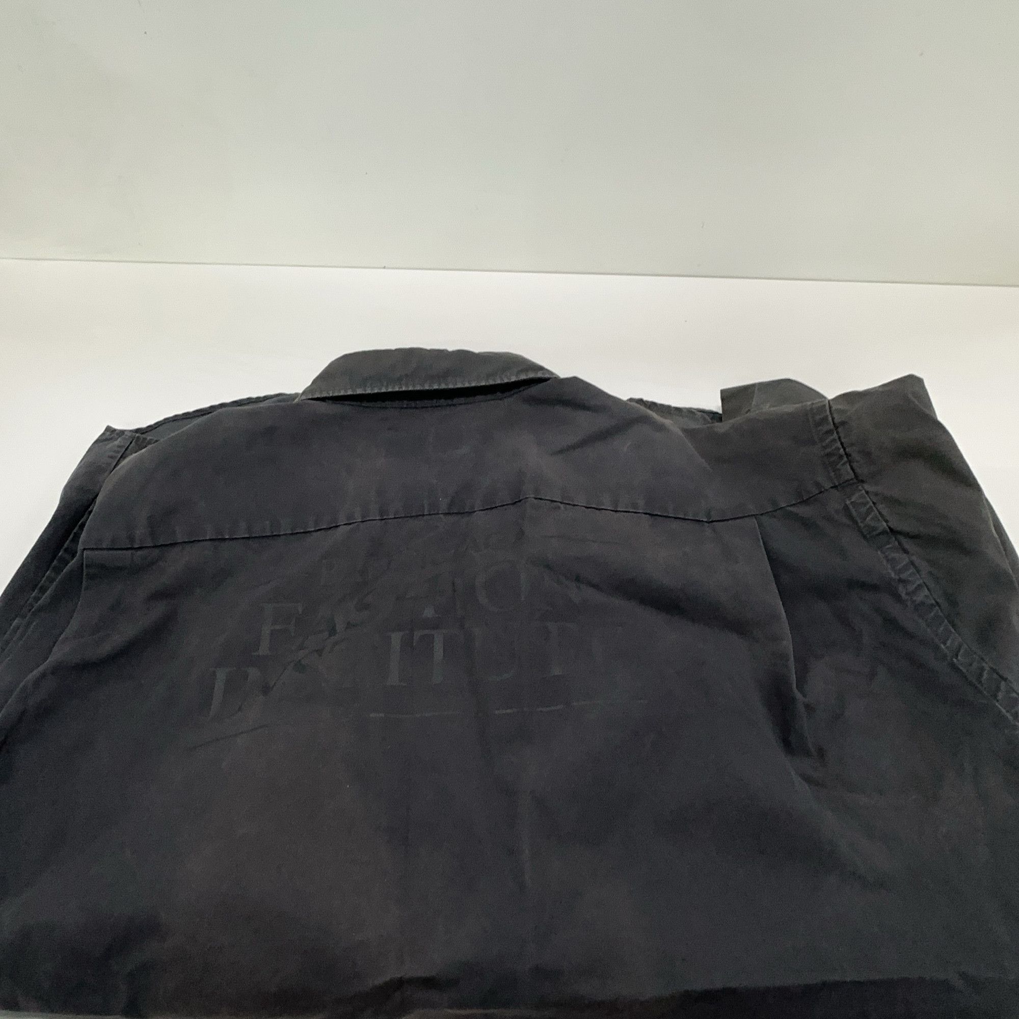 Balenciaga Balenciaga Fashion Institute Short Sleeve Shirt 37 Size US S / EU 44-46 / 1 - 14 Thumbnail