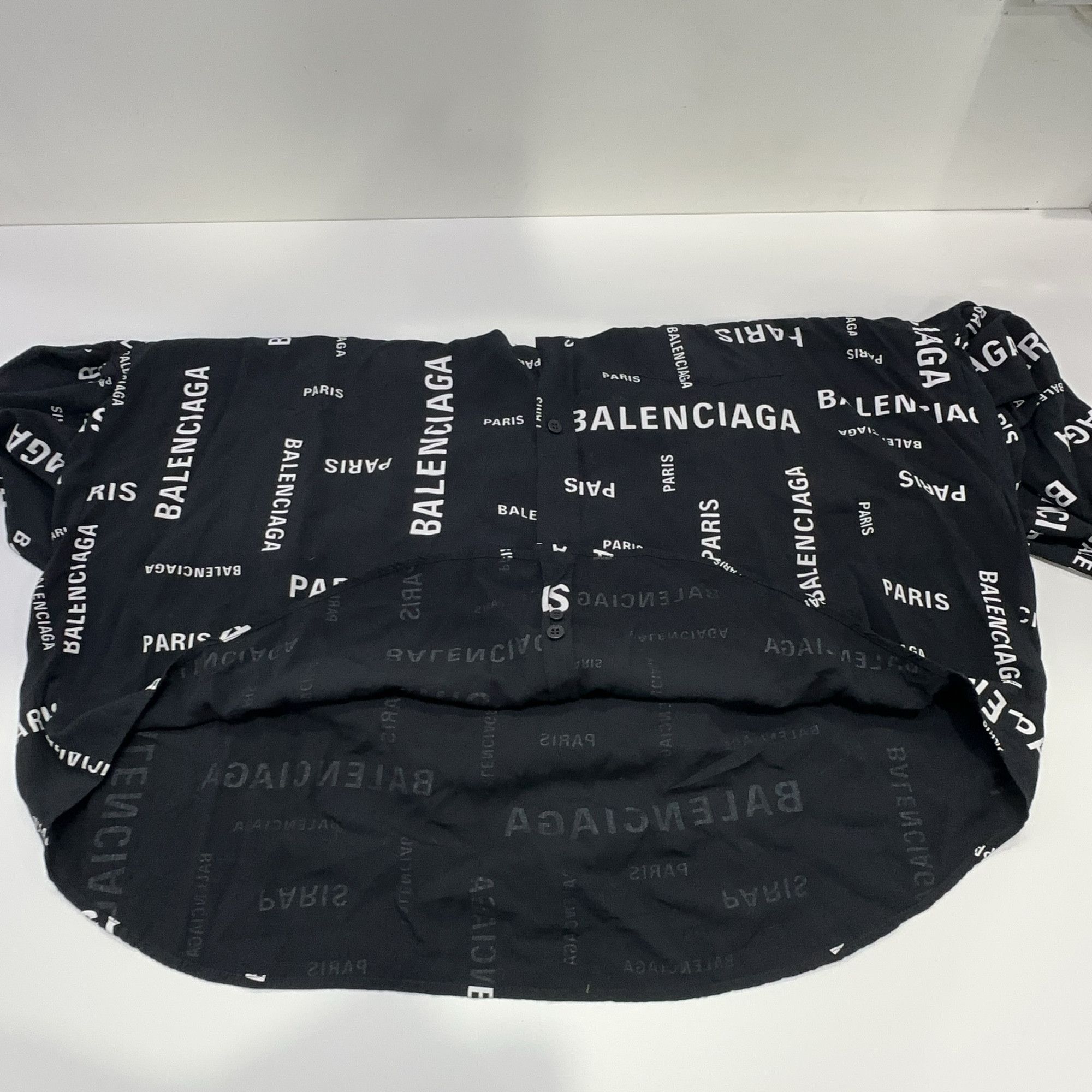 Balenciaga Balenciaga All-over Logo Button Up Shirt Size 39 Size US M / EU 48-50 / 2 - 10 Thumbnail