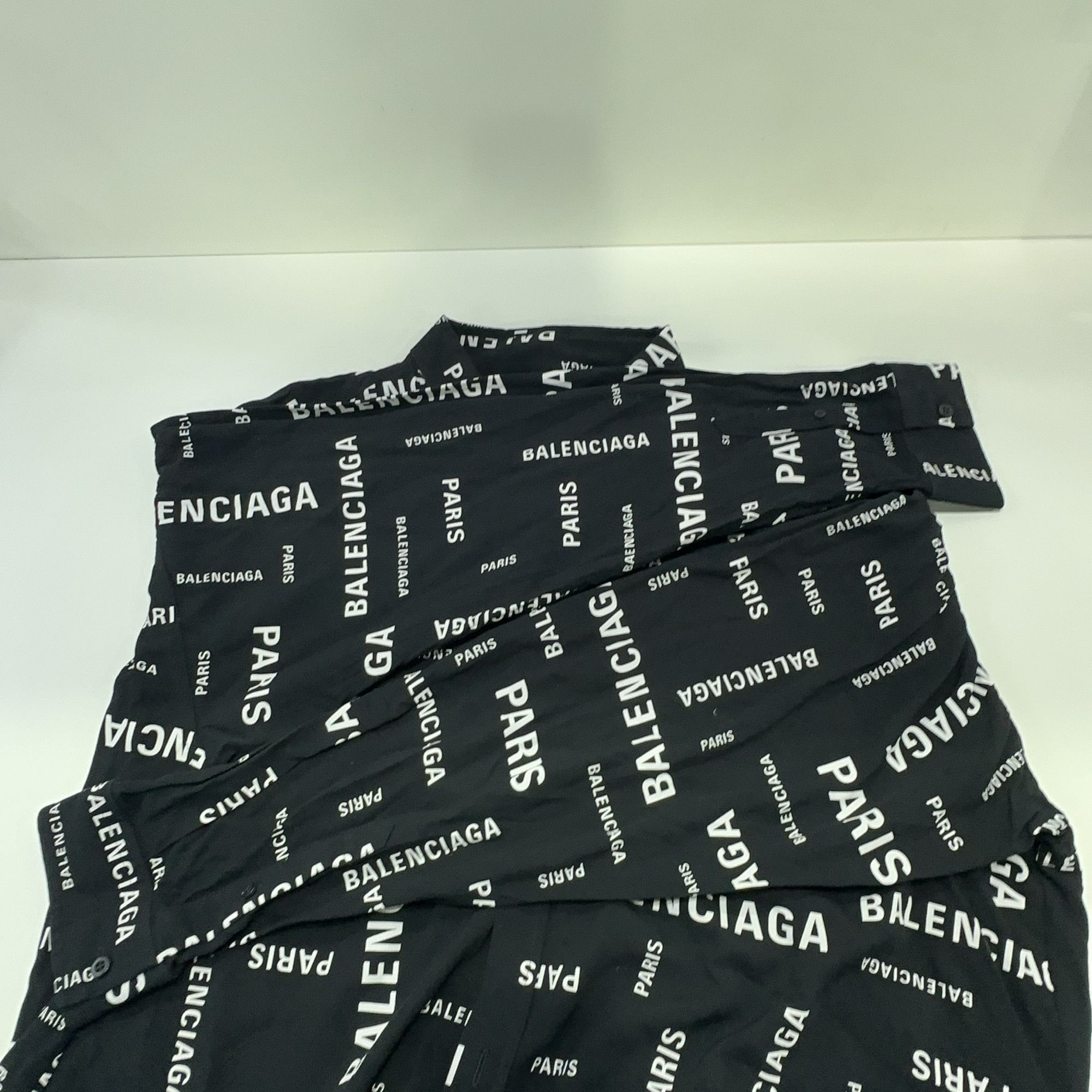 Balenciaga Balenciaga All-over Logo Button Up Shirt Size 39 Size US M / EU 48-50 / 2 - 11 Thumbnail