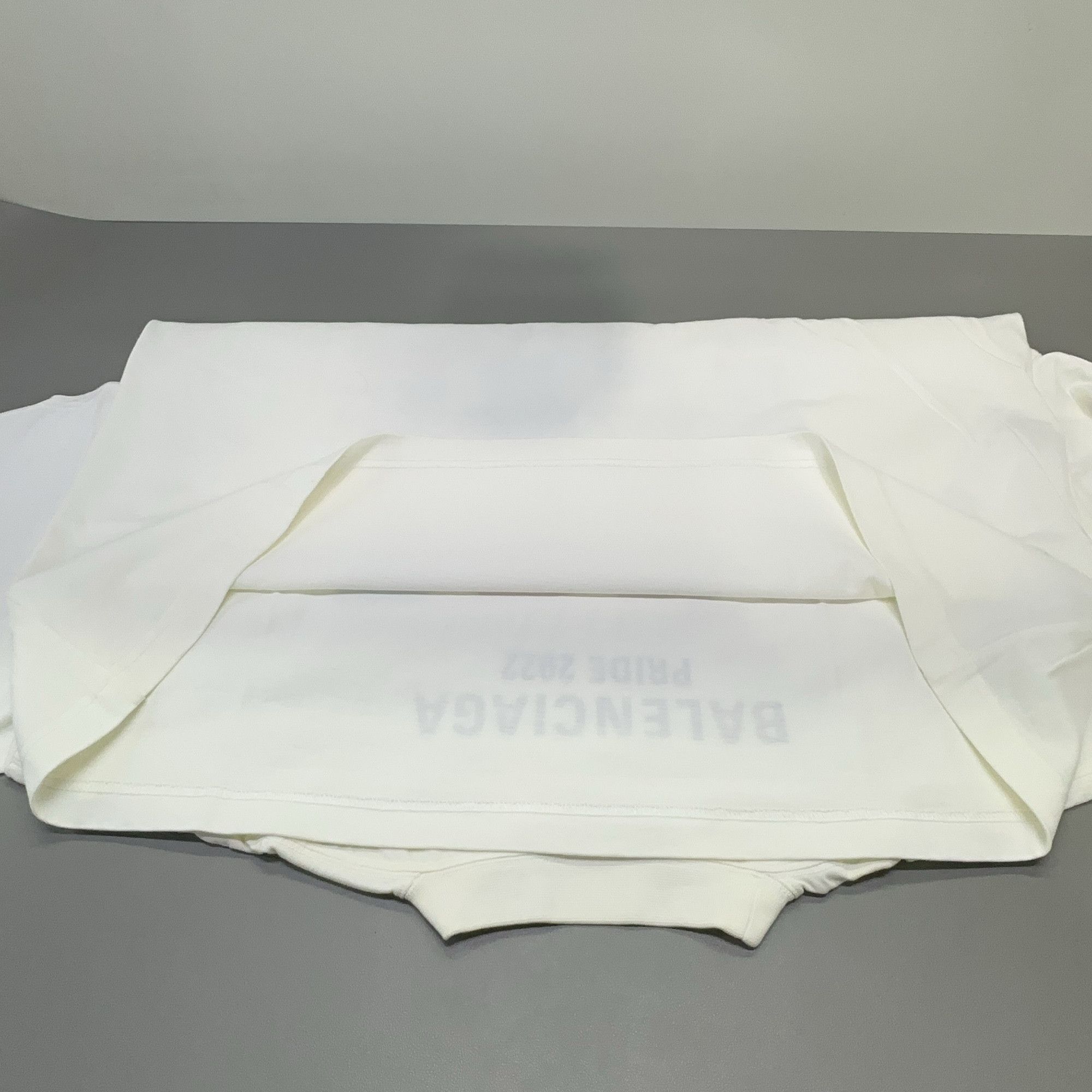 Balenciaga Balenciaga Pride 2022 Flag Graphic T-Shirt Size 2 Size US M / EU 48-50 / 2 - 14 Thumbnail