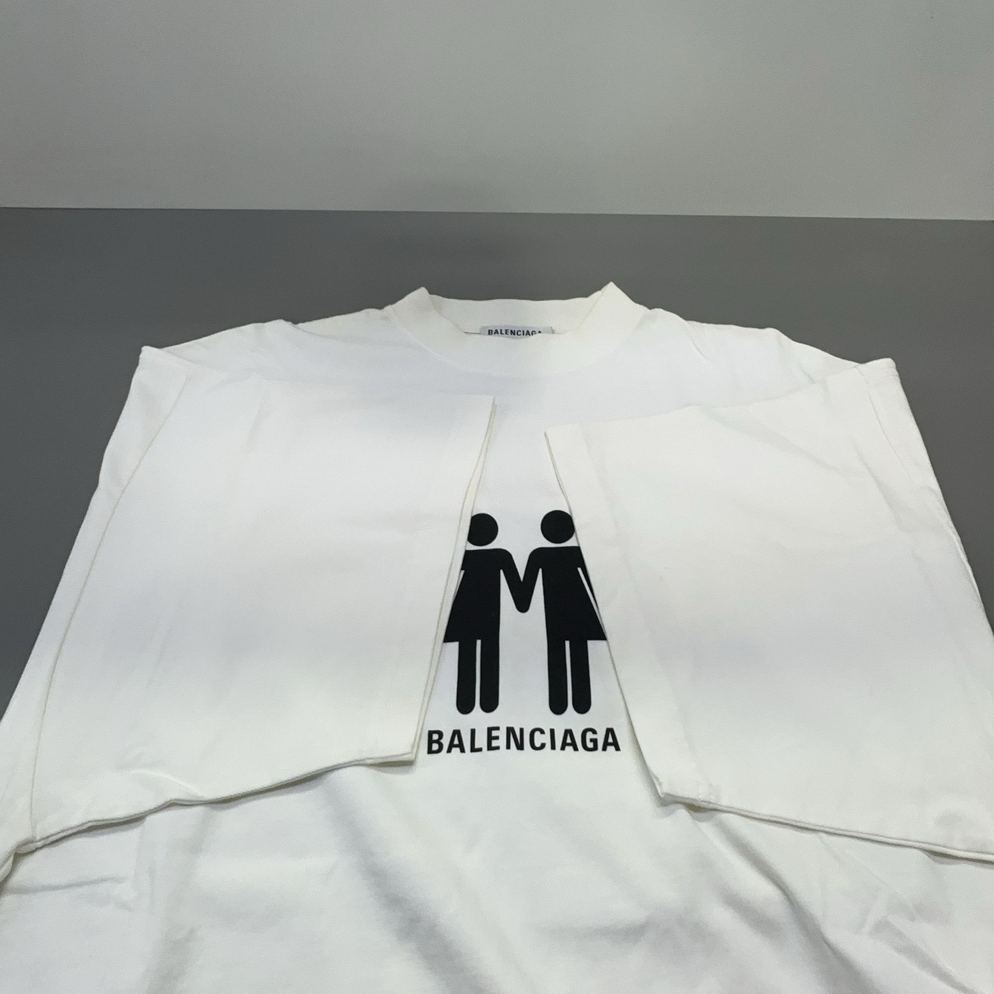Balenciaga Balenciaga Pride 2022 Flag Graphic T-Shirt Size 2 Size US M / EU 48-50 / 2 - 10 Thumbnail