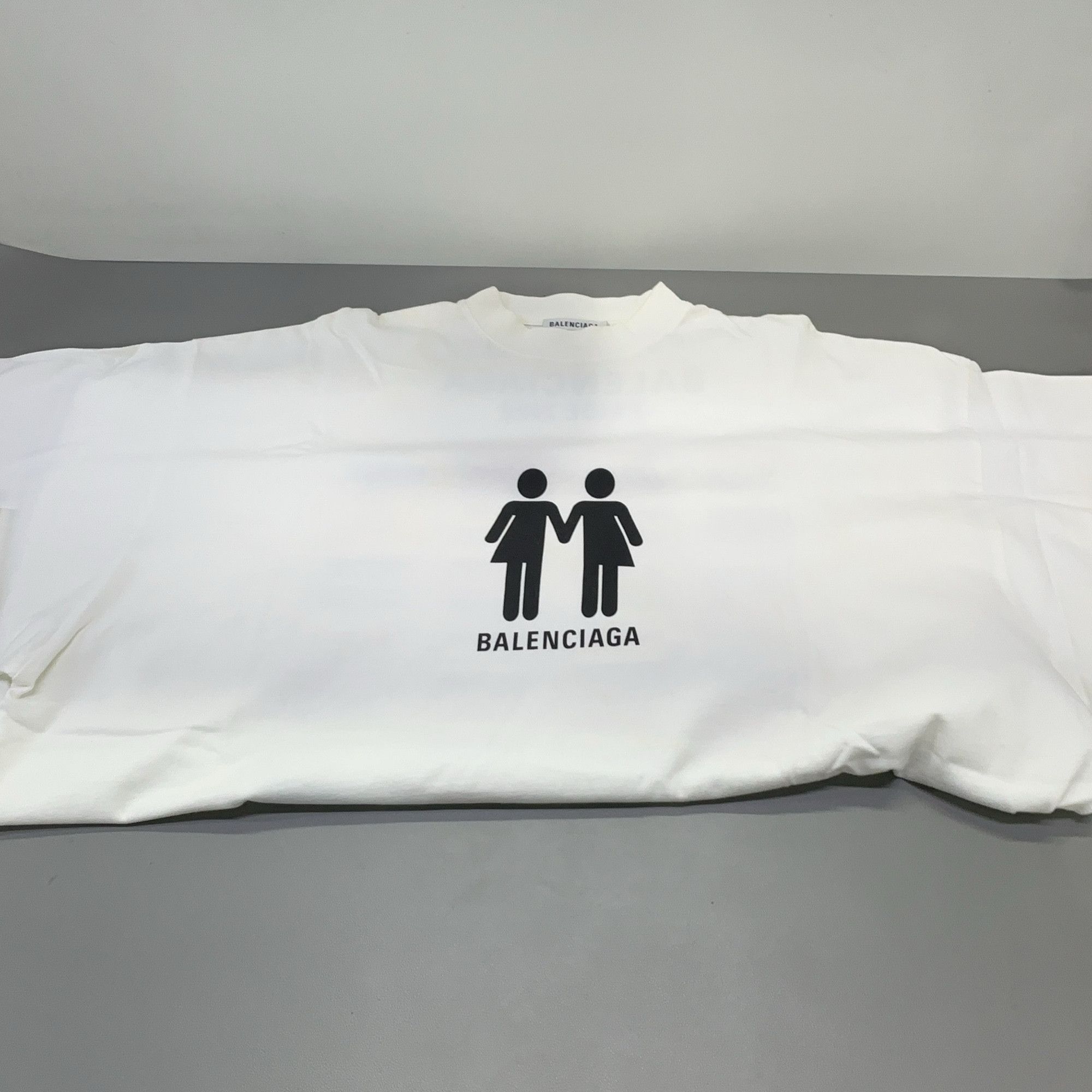 Balenciaga Balenciaga Pride 2022 Flag Graphic T-Shirt Size 2 Size US M / EU 48-50 / 2 - 12 Thumbnail