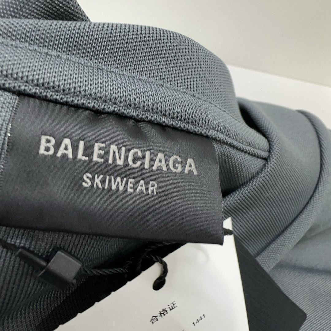 Balenciaga Balenciaga Skiwear Logo Print V-Neck Jersey S Size US S / EU 44-46 / 1 - 5 Thumbnail