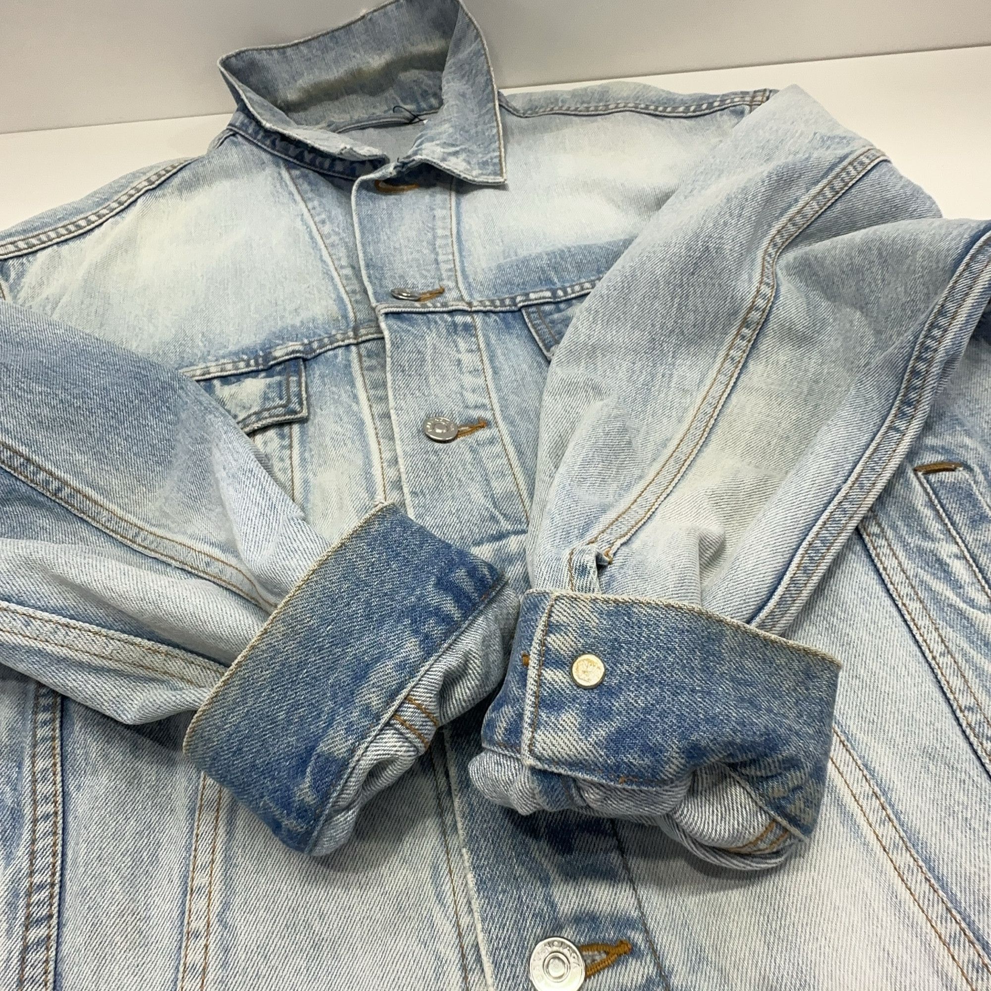 Balenciaga Balenciaga Logo Back Denim Jacket 44 Size US S / EU 44-46 / 1 - 13 Thumbnail