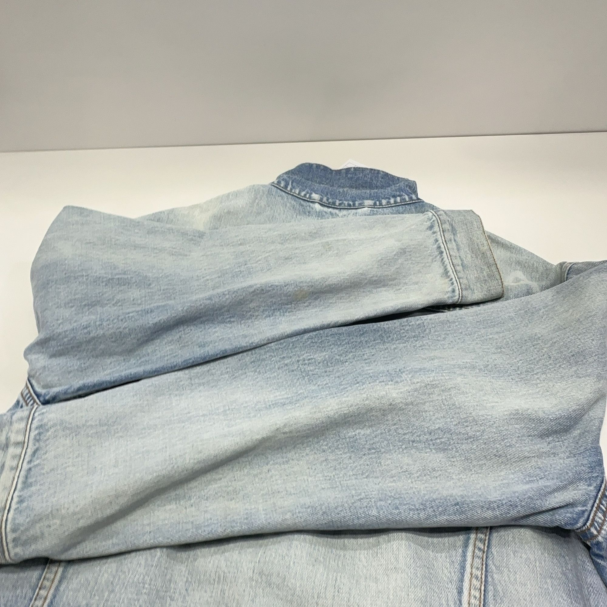 Balenciaga Balenciaga Logo Back Denim Jacket 44 Size US S / EU 44-46 / 1 - 14 Thumbnail