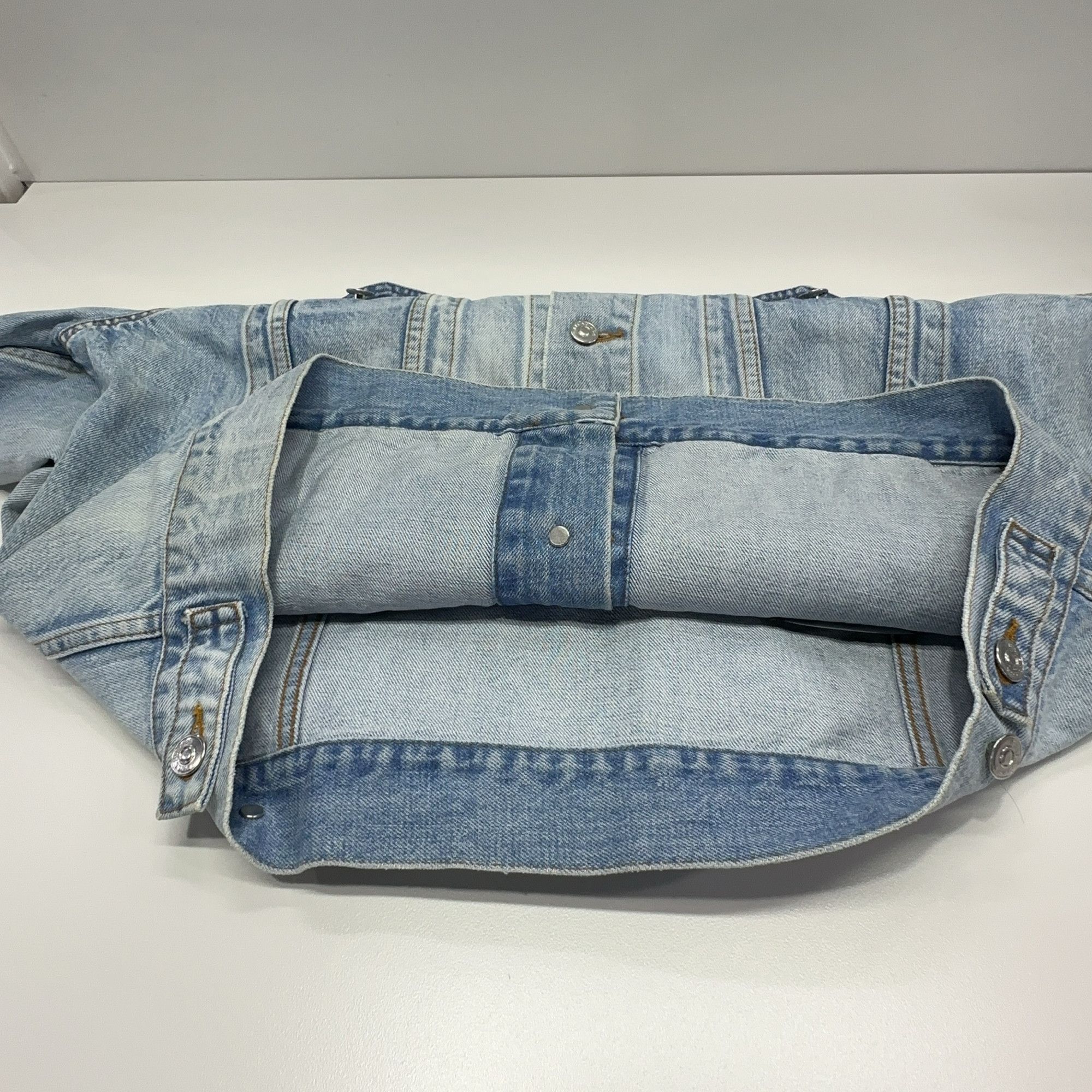 Balenciaga Balenciaga Logo Back Denim Jacket 44 Size US S / EU 44-46 / 1 - 10 Thumbnail