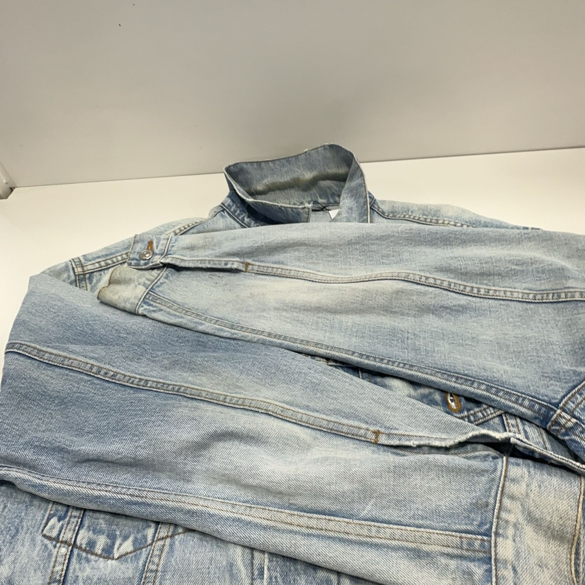 Balenciaga Balenciaga Logo Back Denim Jacket 44 Size US S / EU 44-46 / 1 - 11 Thumbnail
