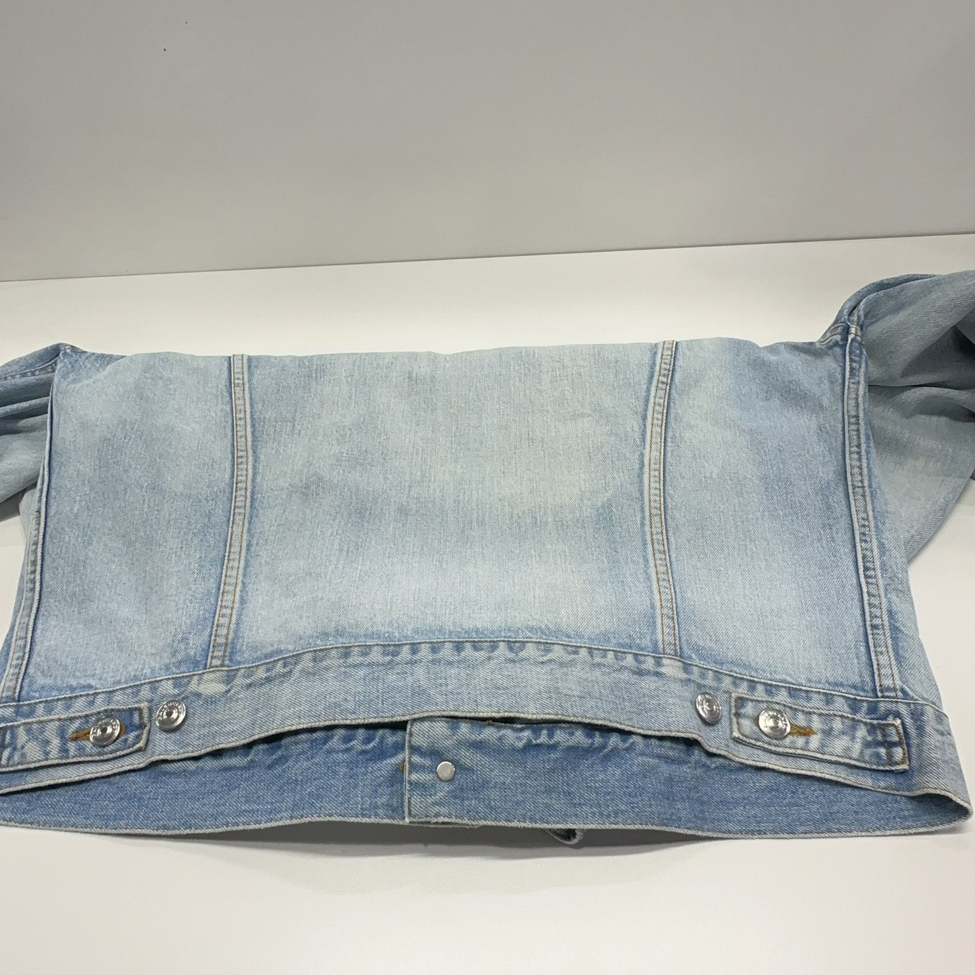 Balenciaga Balenciaga Logo Back Denim Jacket 44 Size US S / EU 44-46 / 1 - 16 Thumbnail