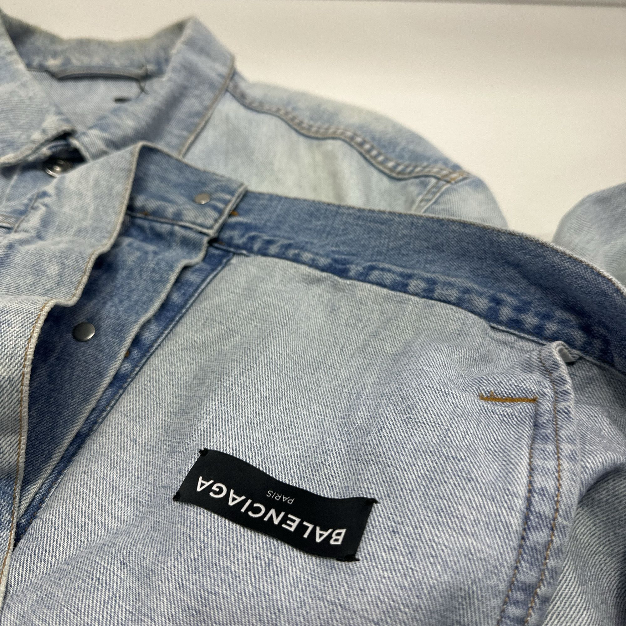 Balenciaga Balenciaga Logo Back Denim Jacket 44 Size US S / EU 44-46 / 1 - 4 Thumbnail