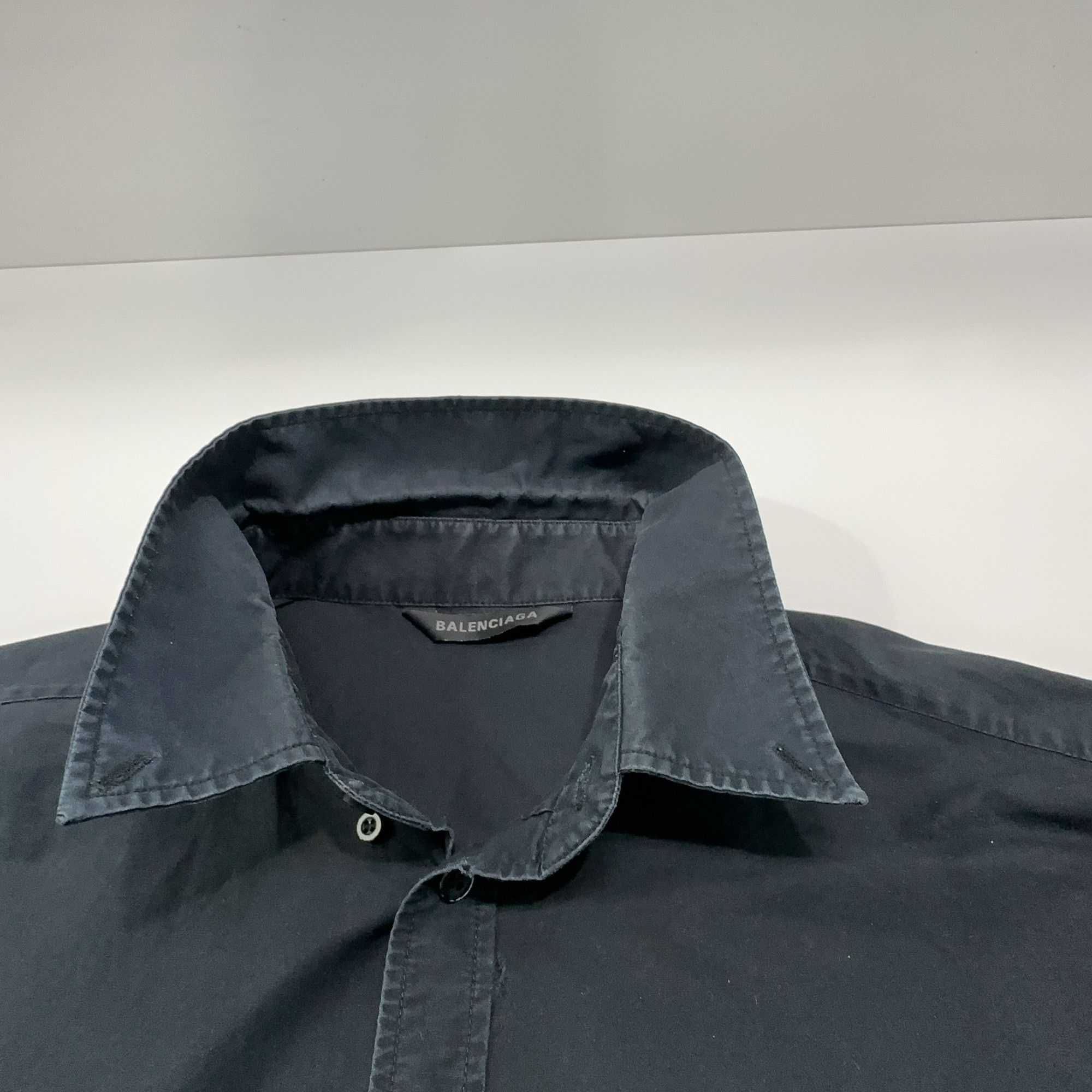 Balenciaga Balenciaga Back Logo Short Sleeve Shirt 39 Size US M / EU 48-50 / 2 - 14 Thumbnail