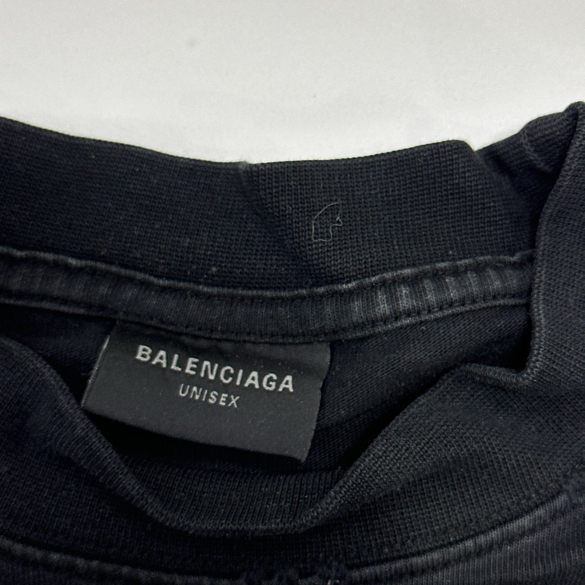 Balenciaga Balenciaga Be Different Apple Logo T-Shirt Size 2 Size US M / EU 48-50 / 2 - 6 Thumbnail