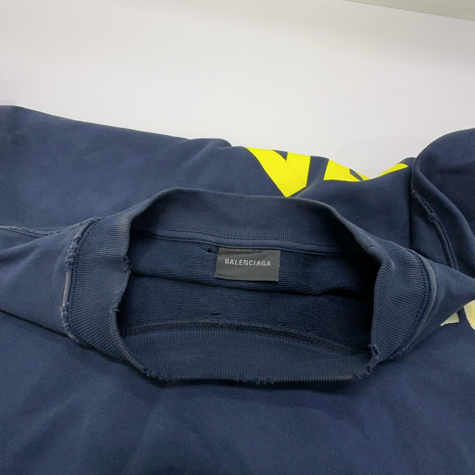 Balenciaga Balenciaga Tape Logo Sweatshirt Size 1 Size US S / EU 44-46 / 1 - 6 Thumbnail