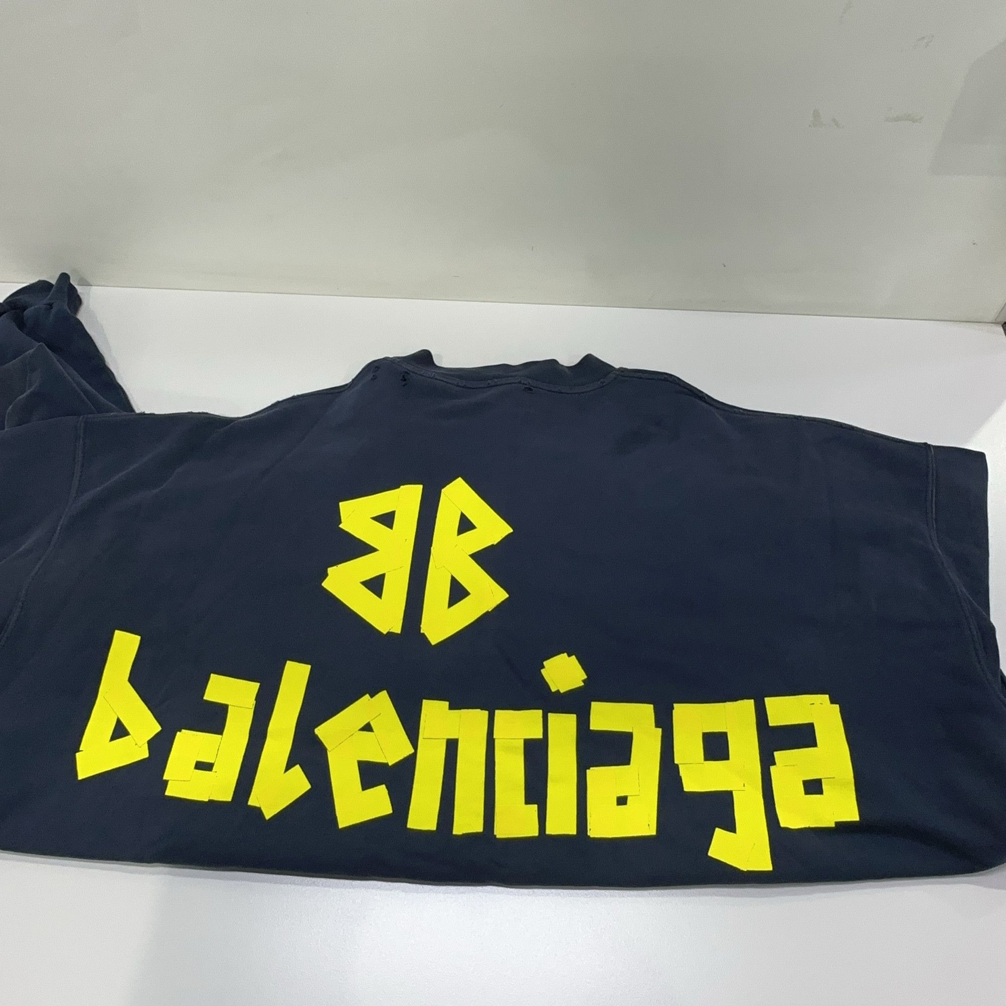 Balenciaga Balenciaga Tape Logo Sweatshirt Size 1 Size US S / EU 44-46 / 1 - 12 Thumbnail