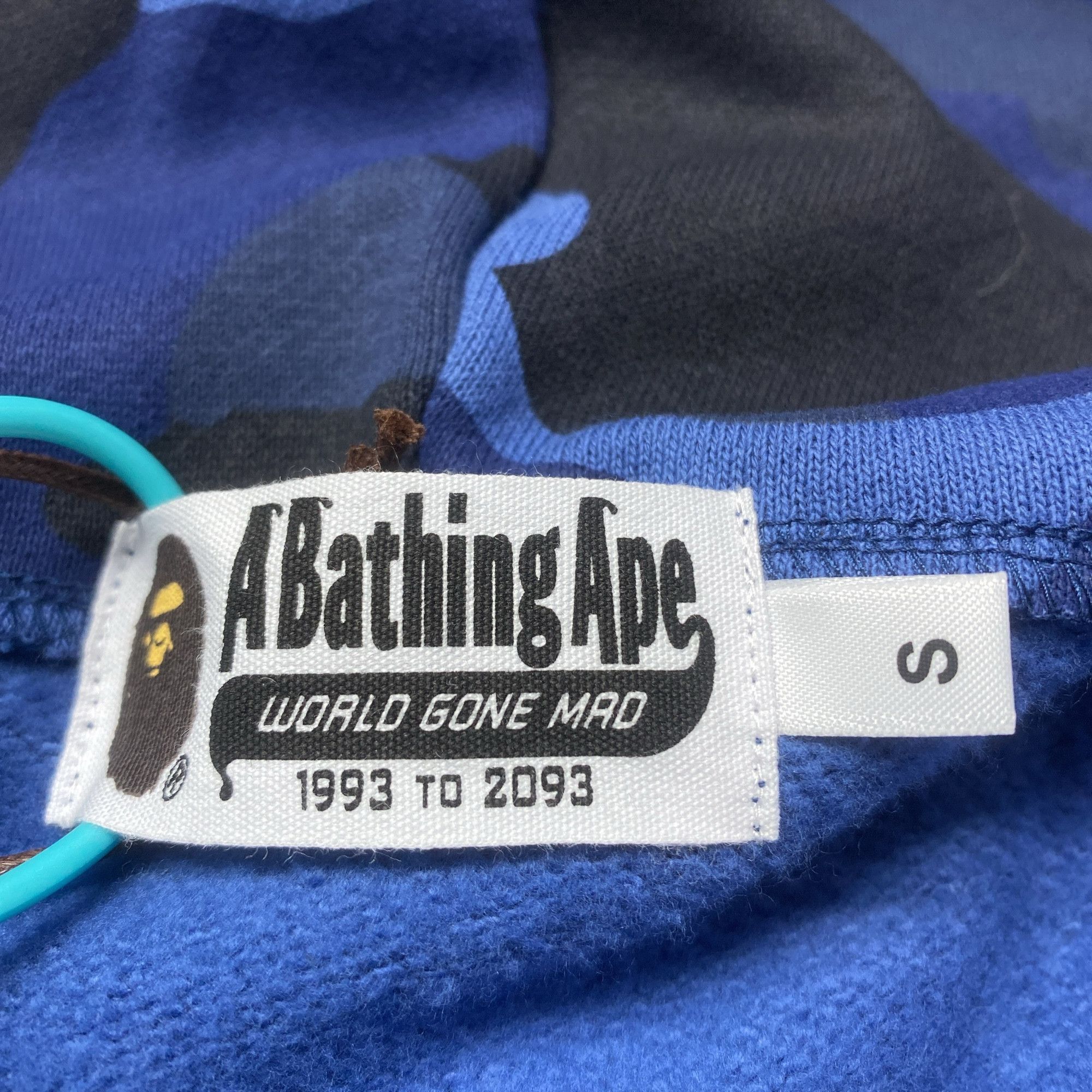Bape A BATHING APE Color Camo Shark Full Zip Hoodie S Size US S / EU 44-46 / 1 - 6 Thumbnail