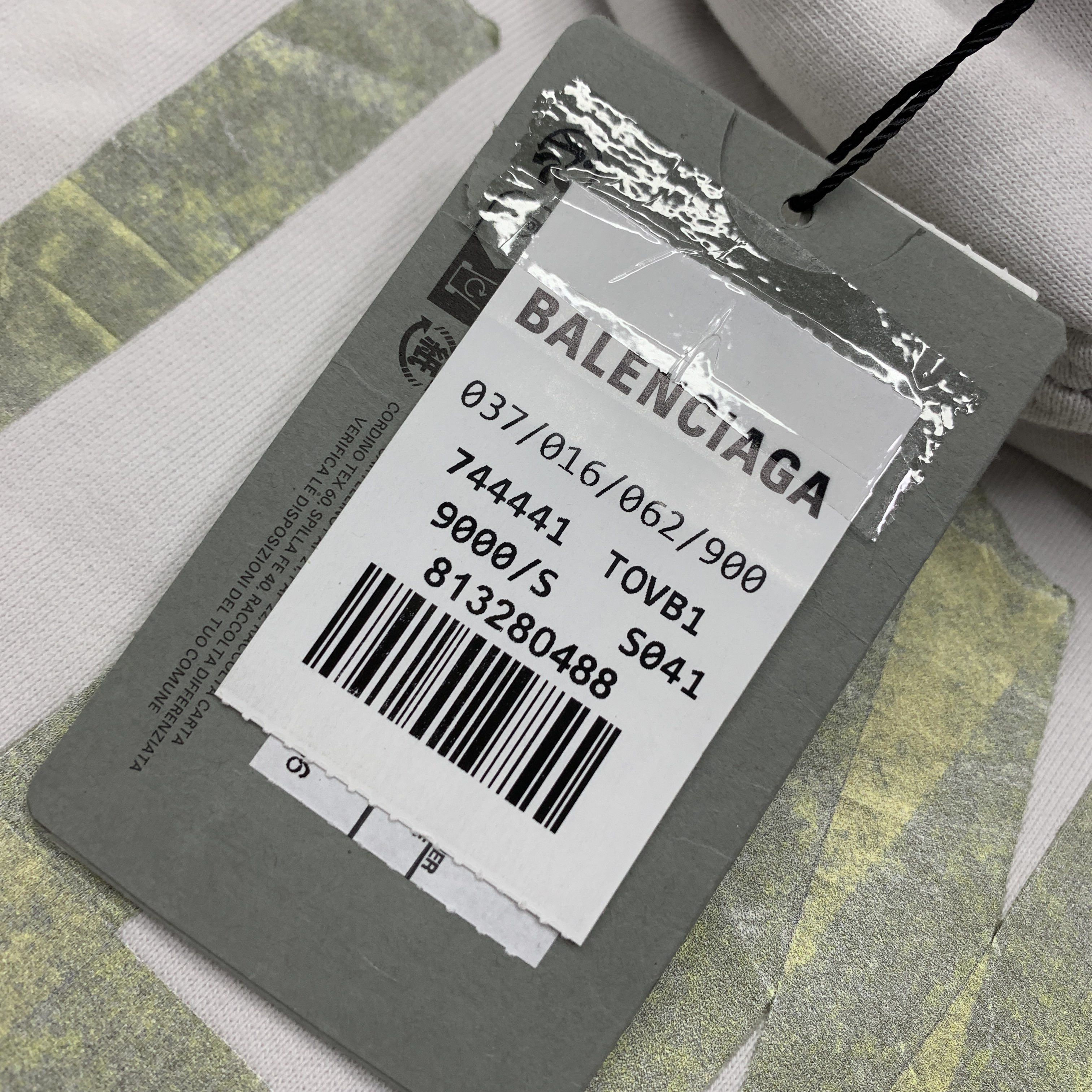 Balenciaga Balenciaga Distressed Logo Printed Hoodie S Size US S / EU 44-46 / 1 - 6 Thumbnail