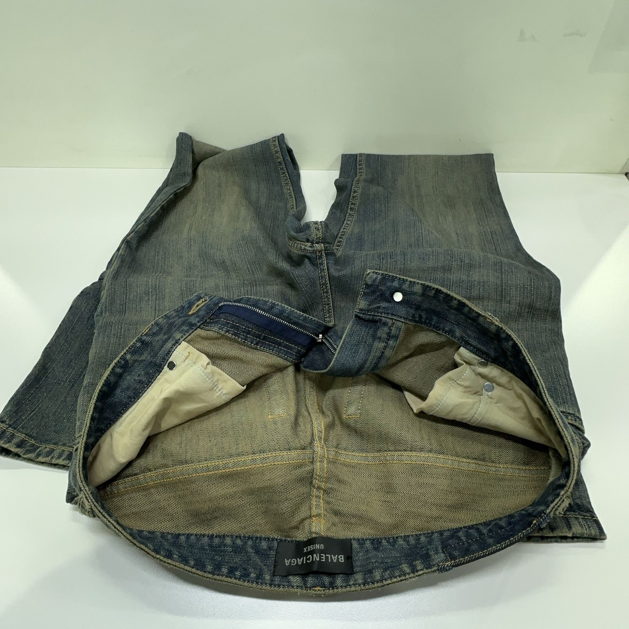 Balenciaga Balenciaga Distressed Bootcut Jeans L Size 30" / US 8 / IT 44 - 6 Thumbnail