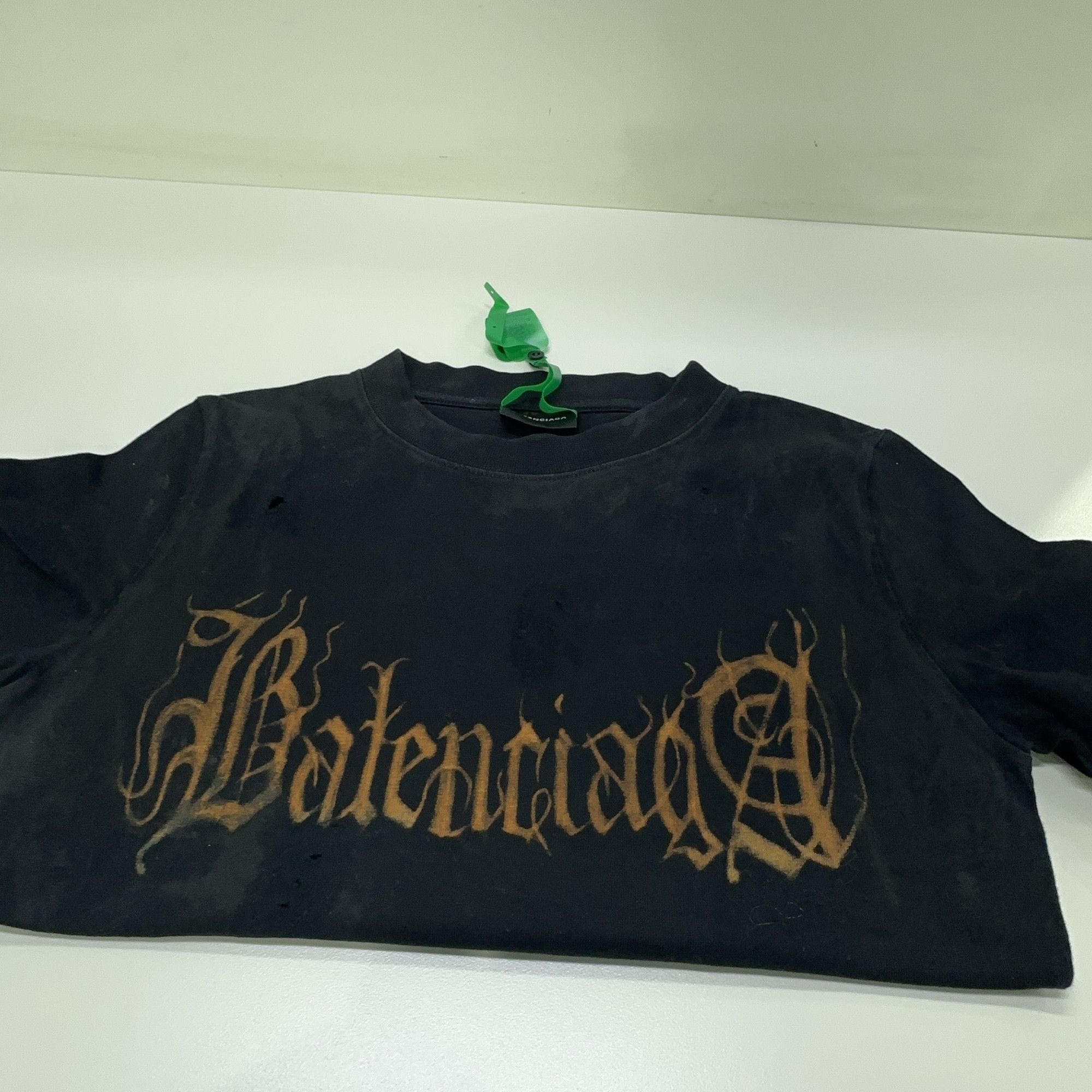 Balenciaga Balenciaga Gothic Logo Graphic T-Shirt L Size L / US 10 / IT 46 - 8 Thumbnail