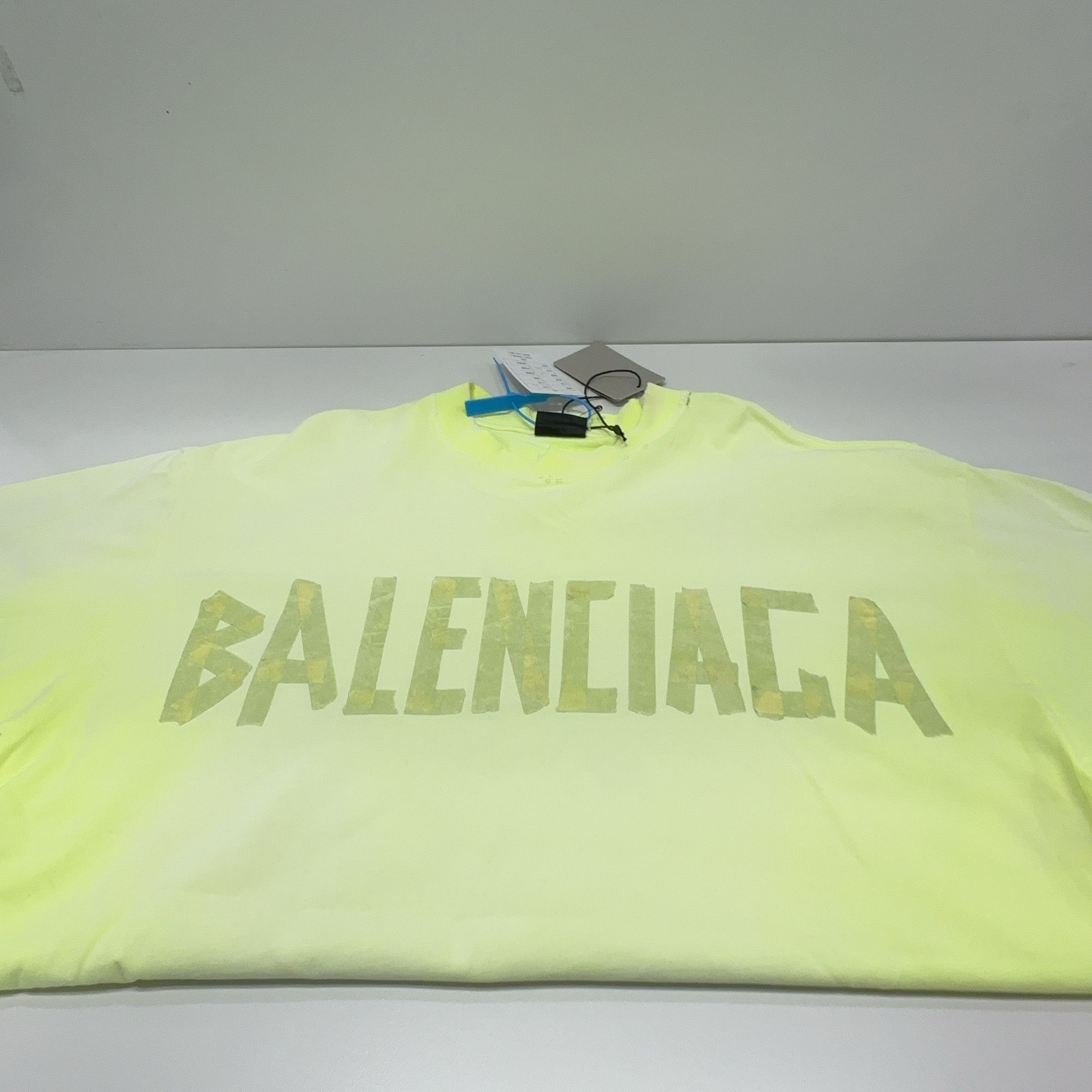 Balenciaga Balenciaga Tape Logo Short Sleeve T-Shirt Size M Size US M / EU 48-50 / 2 - 9 Thumbnail